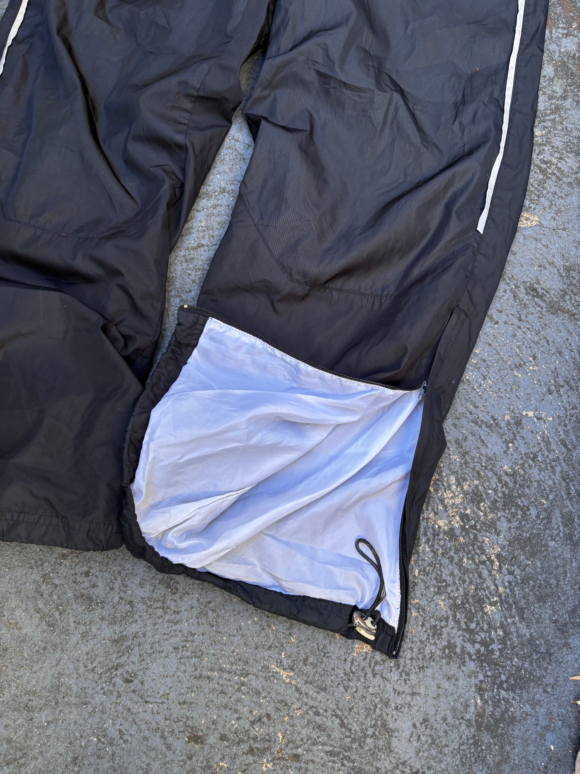 Classic Nike Track Pants Size S Black Grey Bungee Cuff Textured Windbreakers