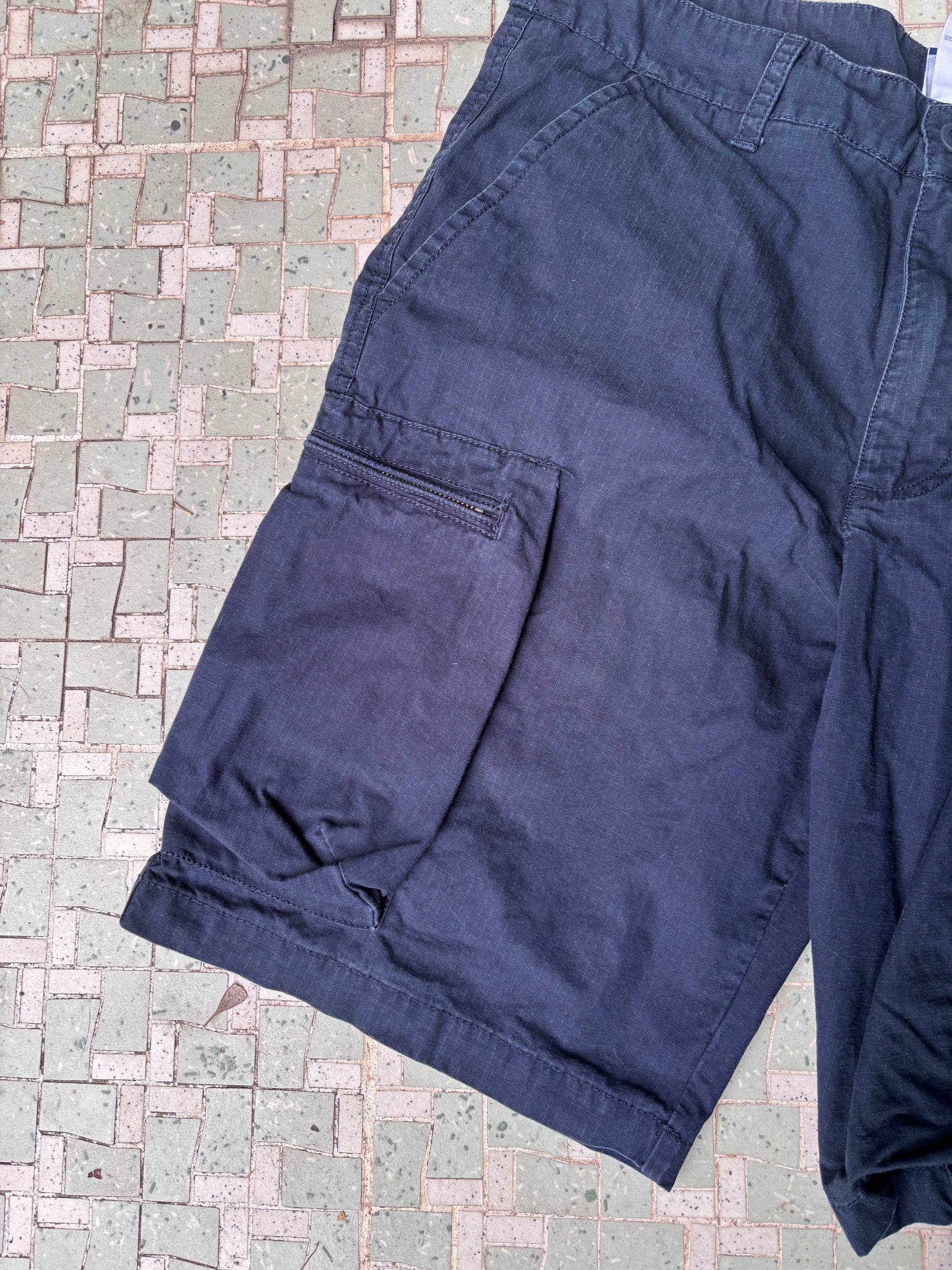 Vintage Y2K Nike Cargo Shorts Size 32 Navy Embroidered Swoosh Faded Cotton