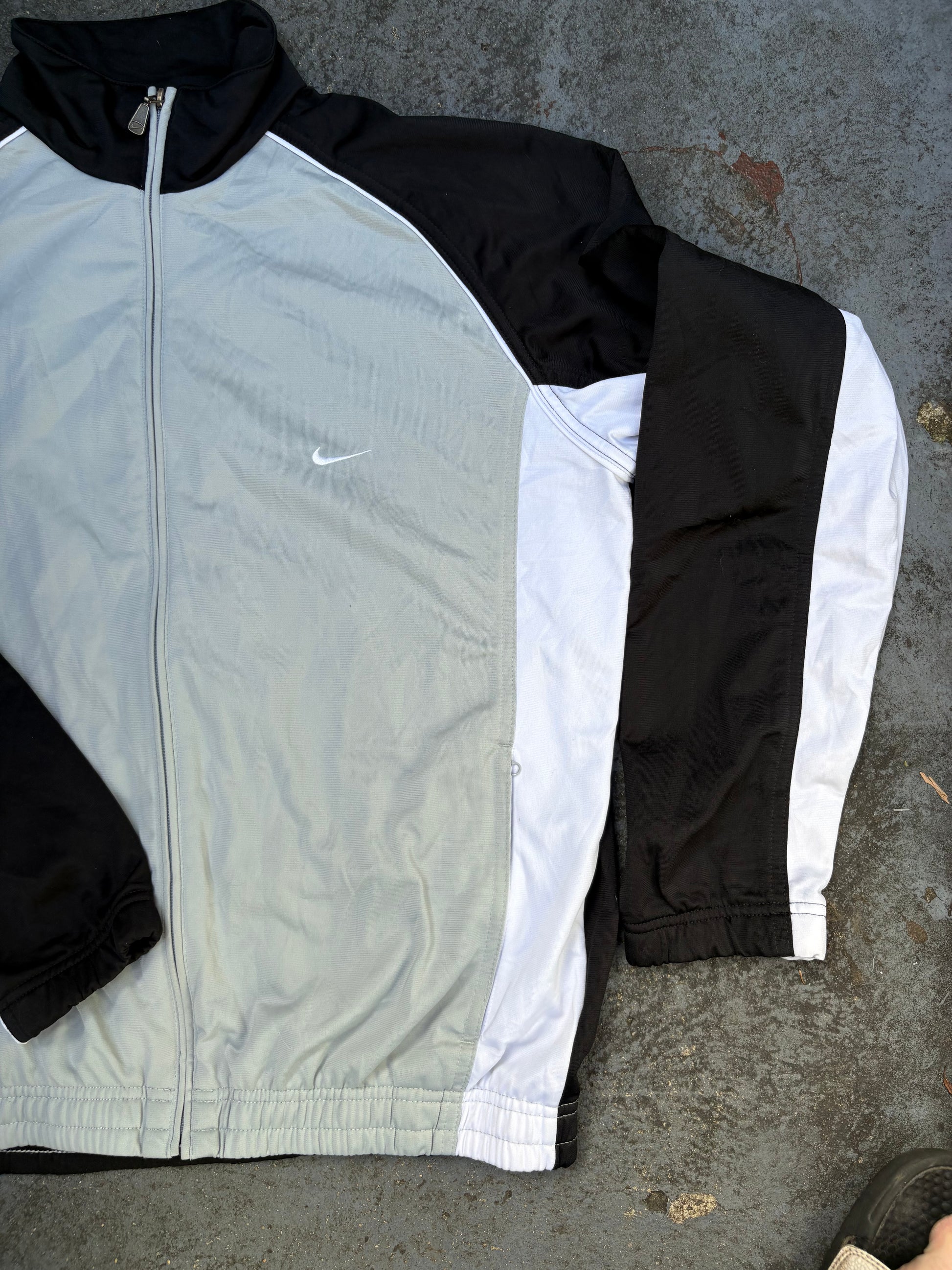 Vintage Y2K Nike Jacket Size L Grey Black White Full Zip Classic Windbreaker