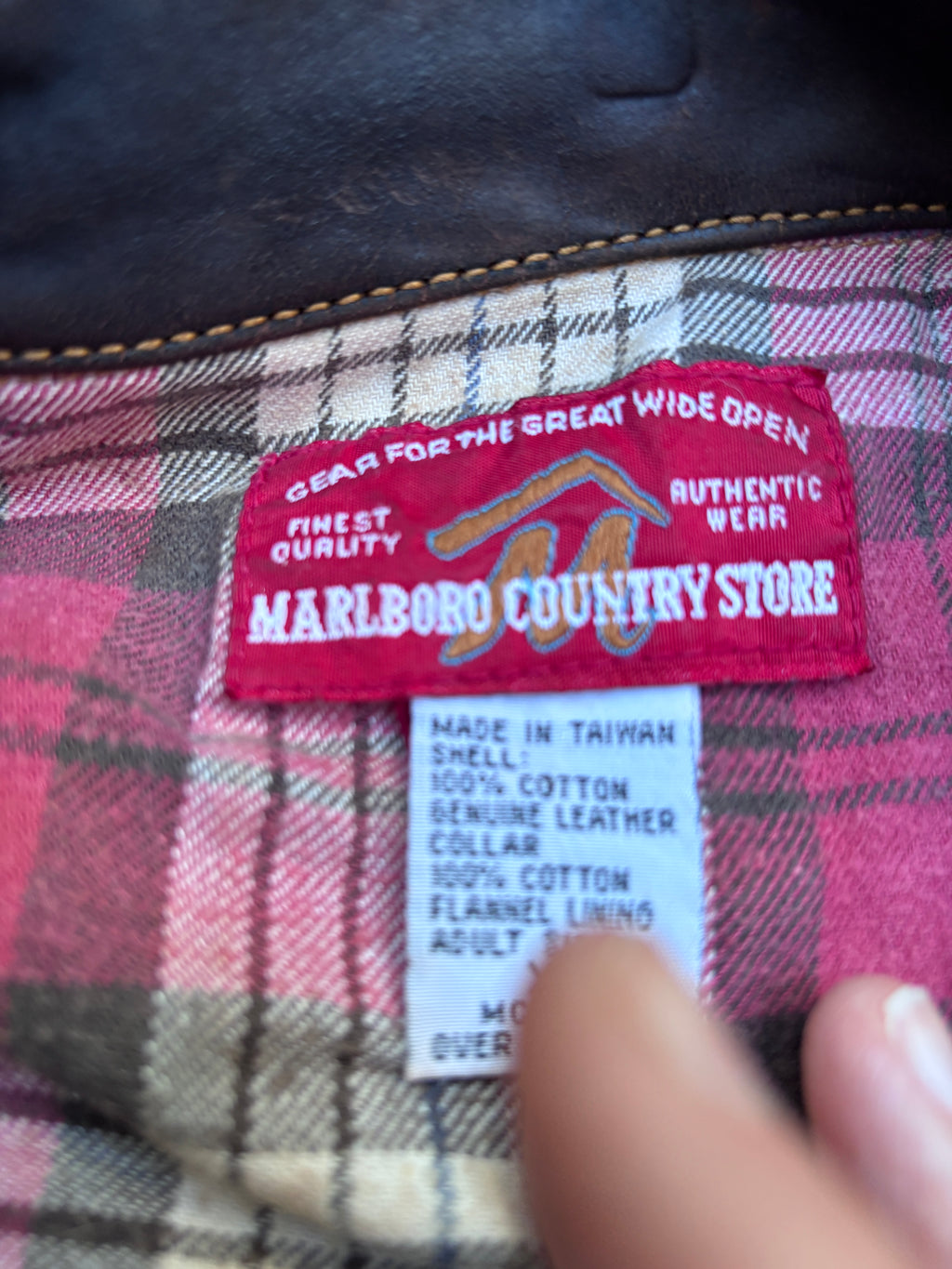 Vintage 90s Marlboro Denim Jacket XL Blue Mid Wash Front Pockets Leather Collar