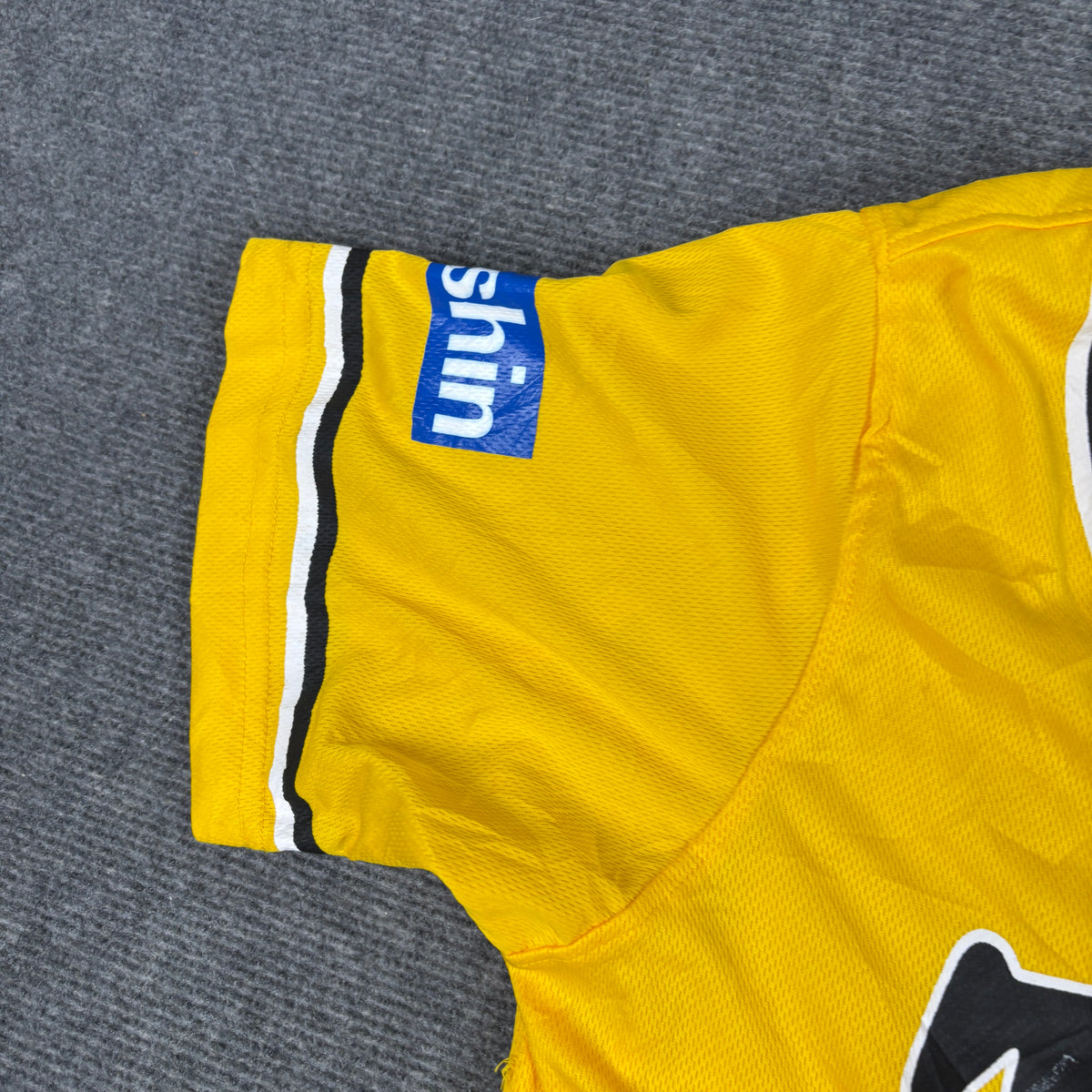 Osaka Tigers Japanese Baseball Jersey Men’s Medium in Yellow Activewear