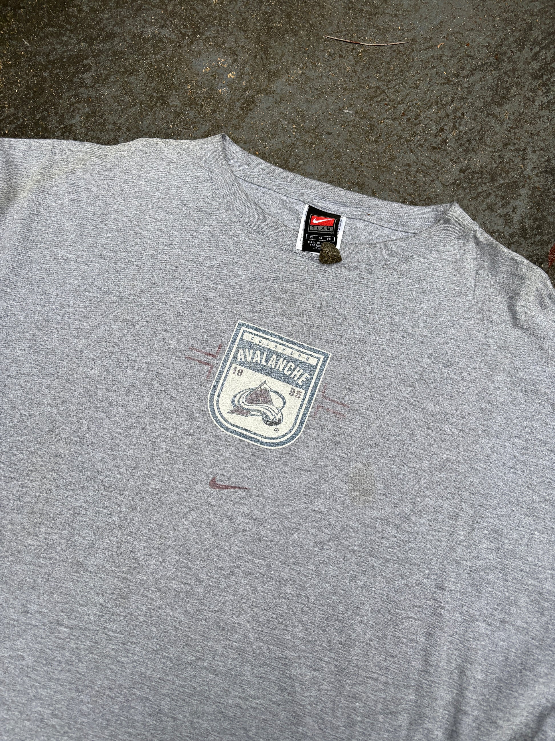 Vintage 90s Nike Colorado Avalanche T-shirt Size XL Grey Logo Boxy NHL Hockey
