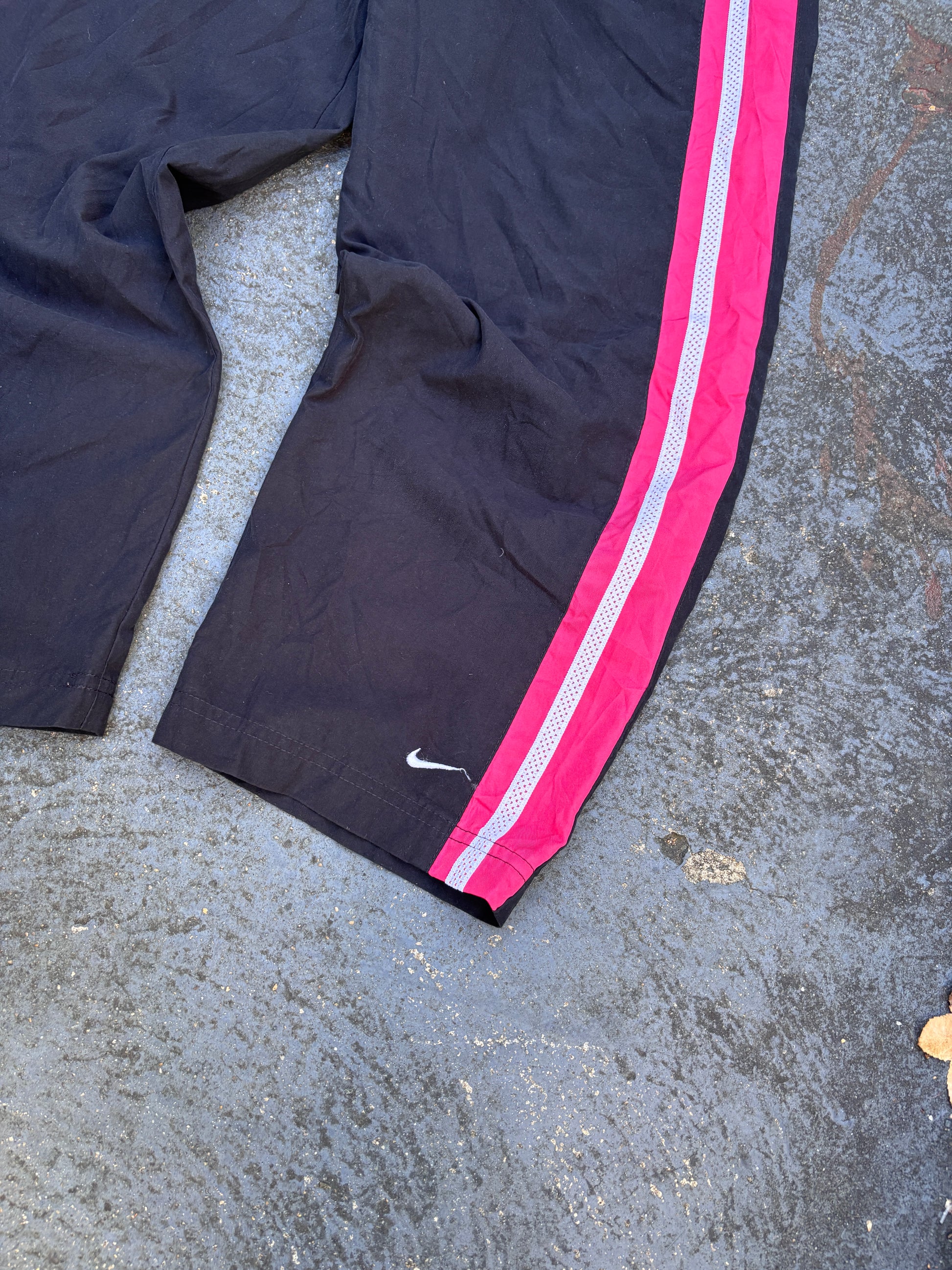 Vintage Y2K Nike 3/4 Track Pants Size S Black Pink White Detail Straight Leg