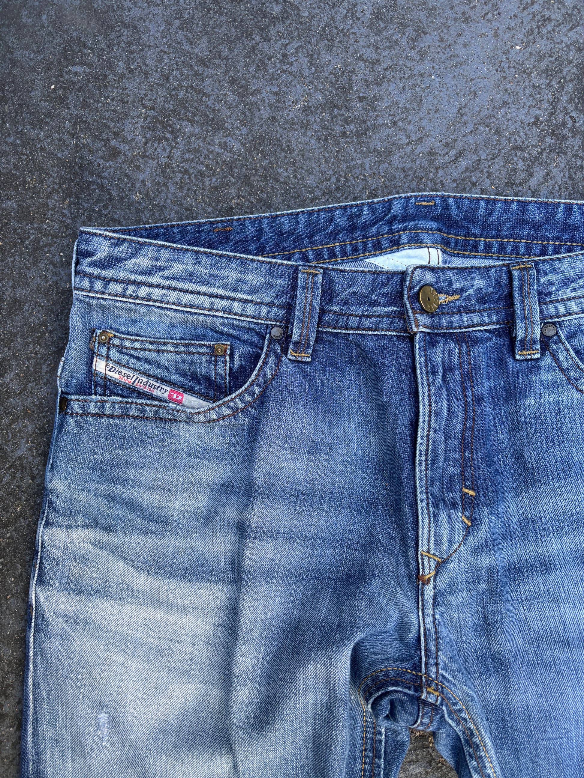 Diesel Jeans Size 34″ Blue Mid Wash Distressed Skinny Mohawk Tag Made in Tunisia