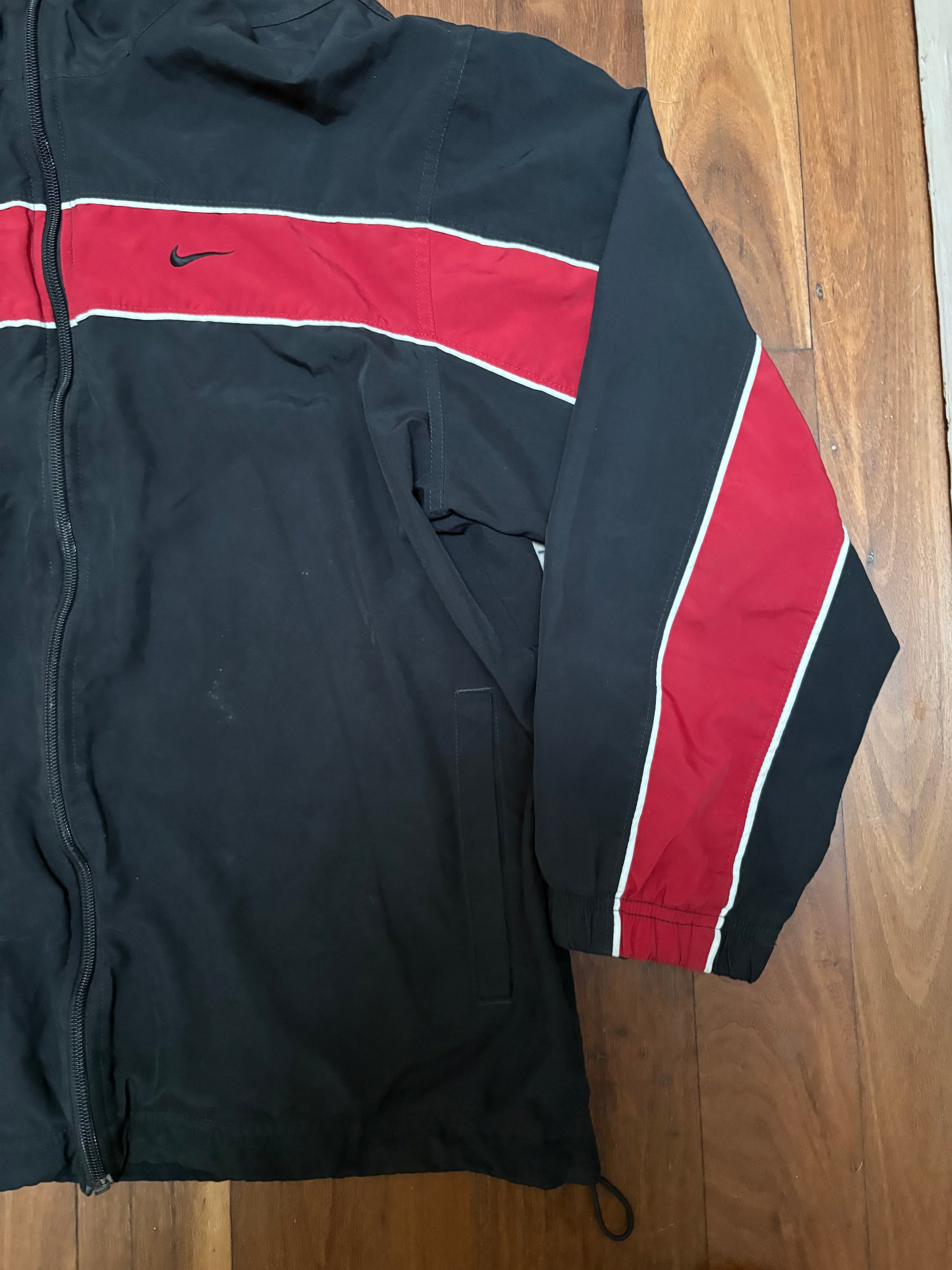 Vintage Y2K Nike Jacket Size M Black Red Detail Full Zip Classic Windbreaker