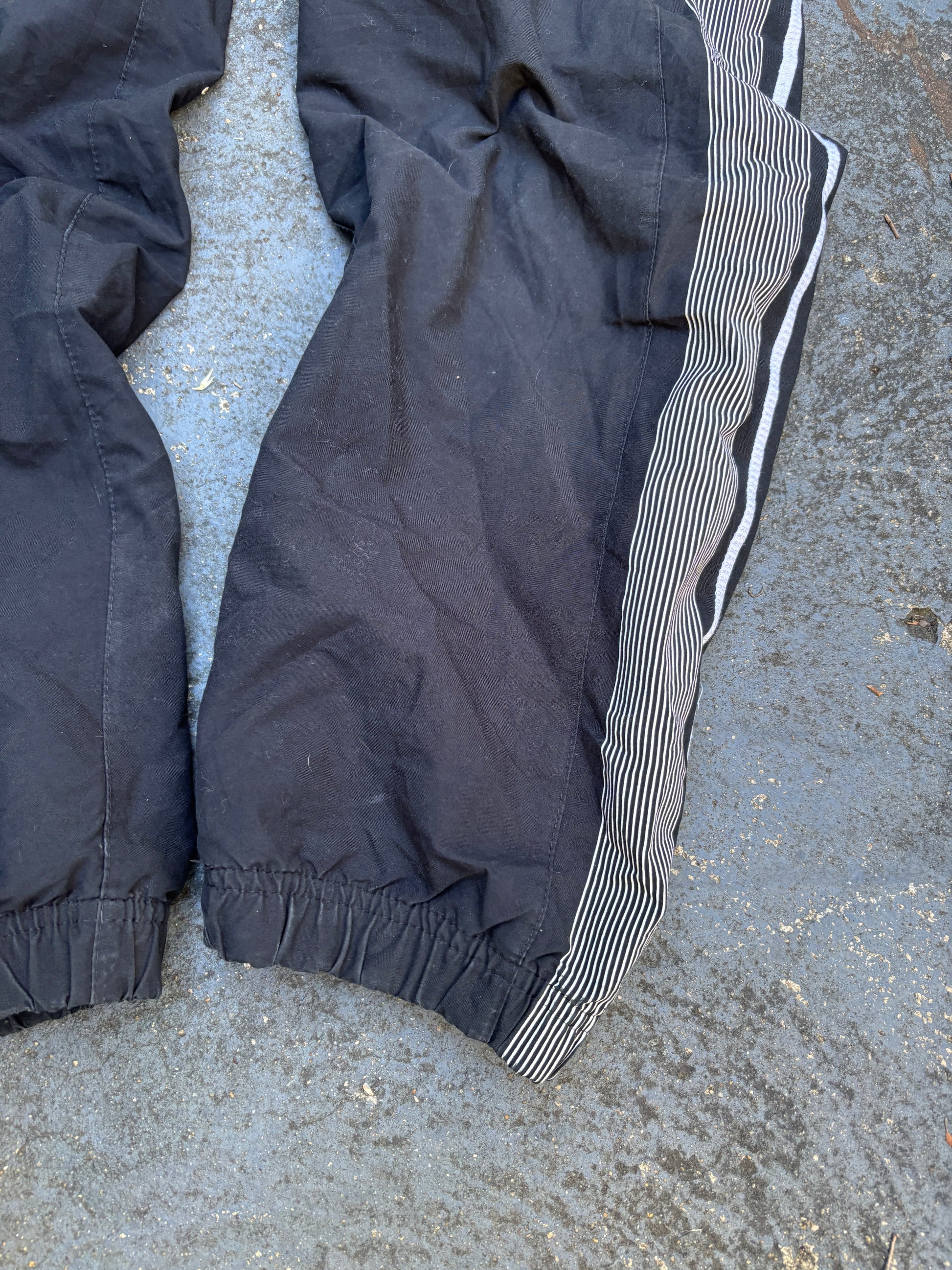 Classic Nike Track Pants Size S Black White Spell Out Detail Nylon Style Windbreakers
