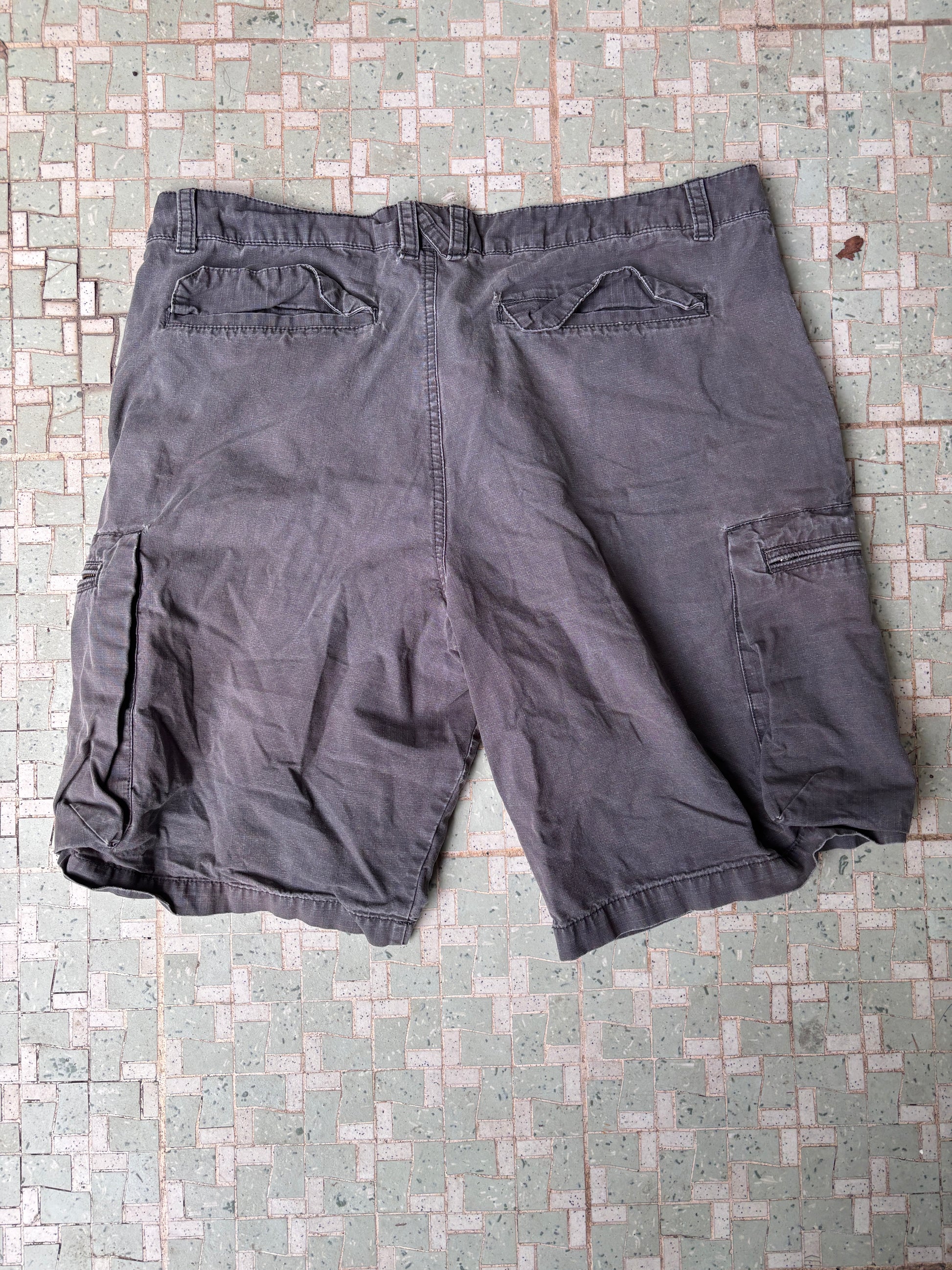 Vintage Y2K Nike Cargo Shorts Size 36 Grey Embroidered Swoosh Faded Cotton