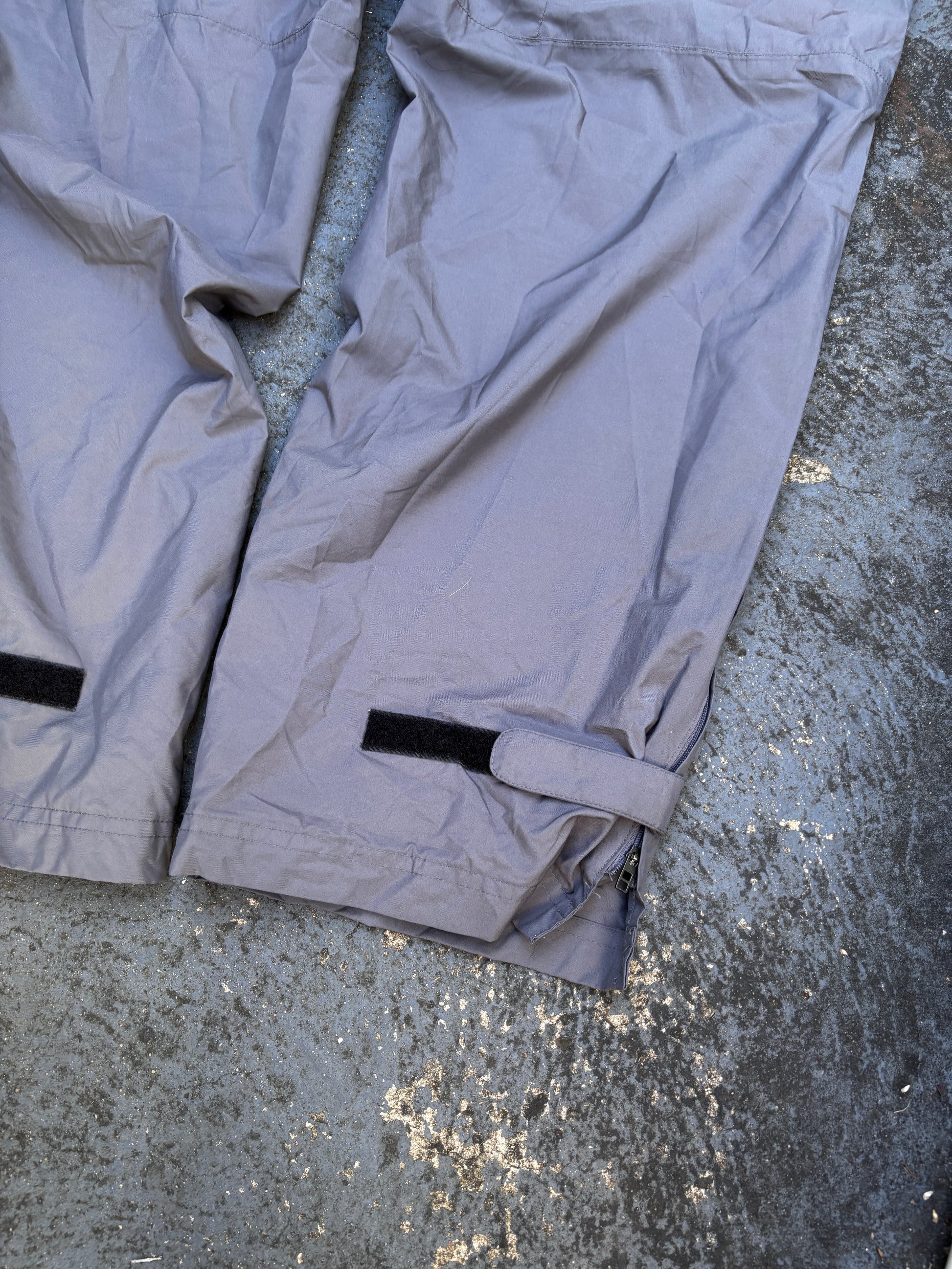 Vintage Y2K Nike Golf Track Pants Size L Grey Storm Fit Wide Leg Windbreakers