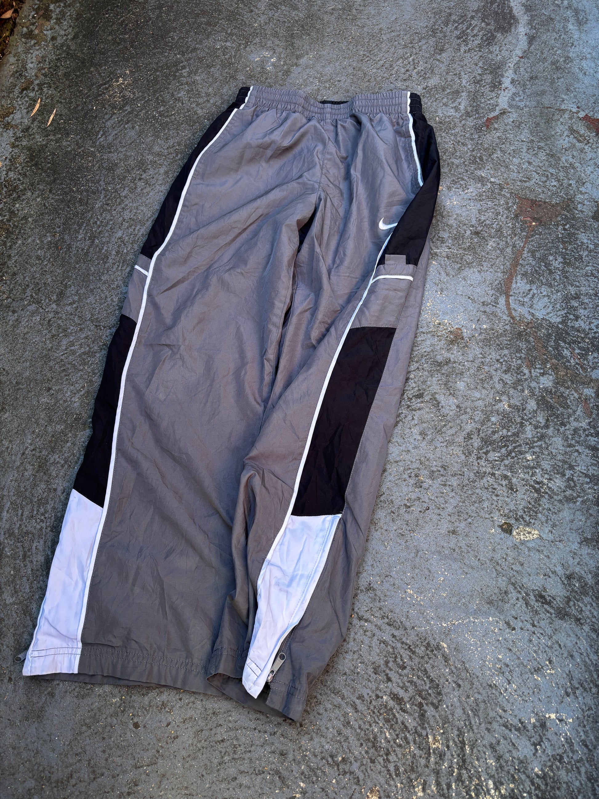 Vintage Y2K Nike 3/4 Track Pants Size S Grey Black White Detail Wide Leg