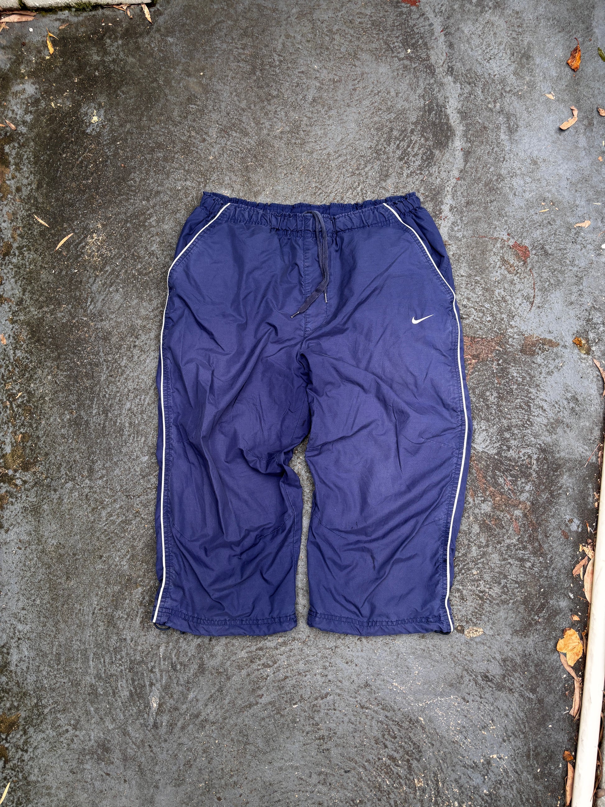 Vintage Y2K Nike 3/4 Track Pants M Navy White Detail Swoosh Classic Windbreakers