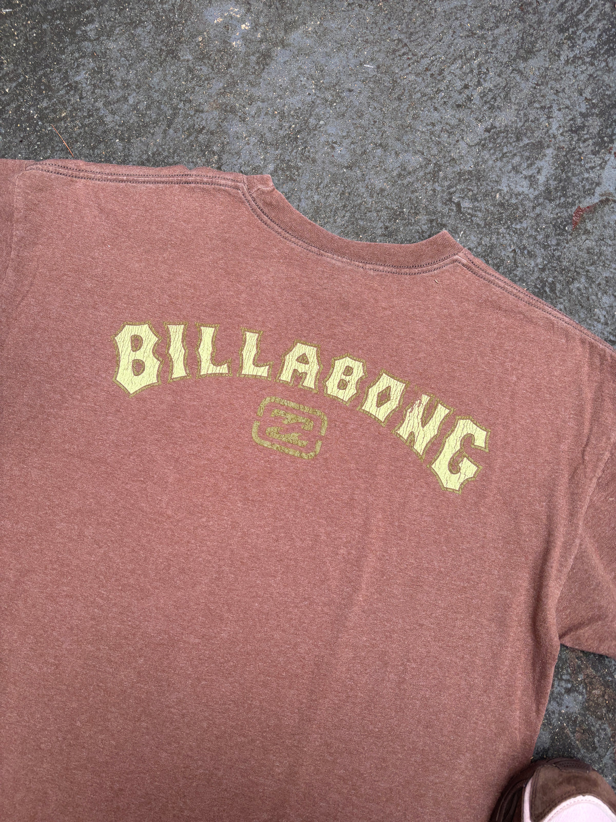 Vintage Y2K Billabong T-shirt Size L Brown Large Spell Out Logo Crew Neck