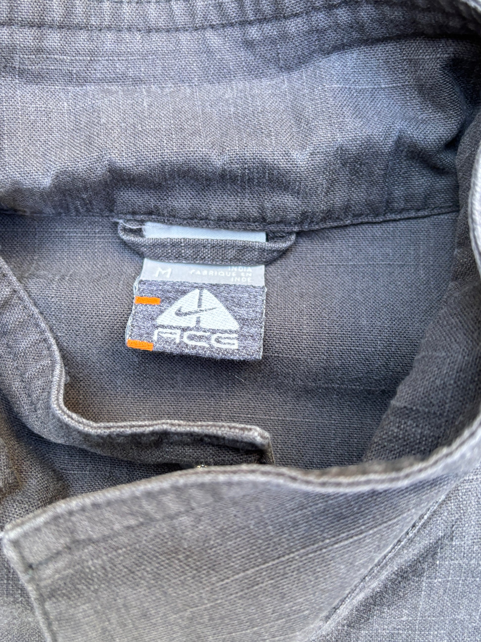 Vintage Y2K Nike ACG Jacket Size M Grey Spell Out Logo Pocket Zip Details