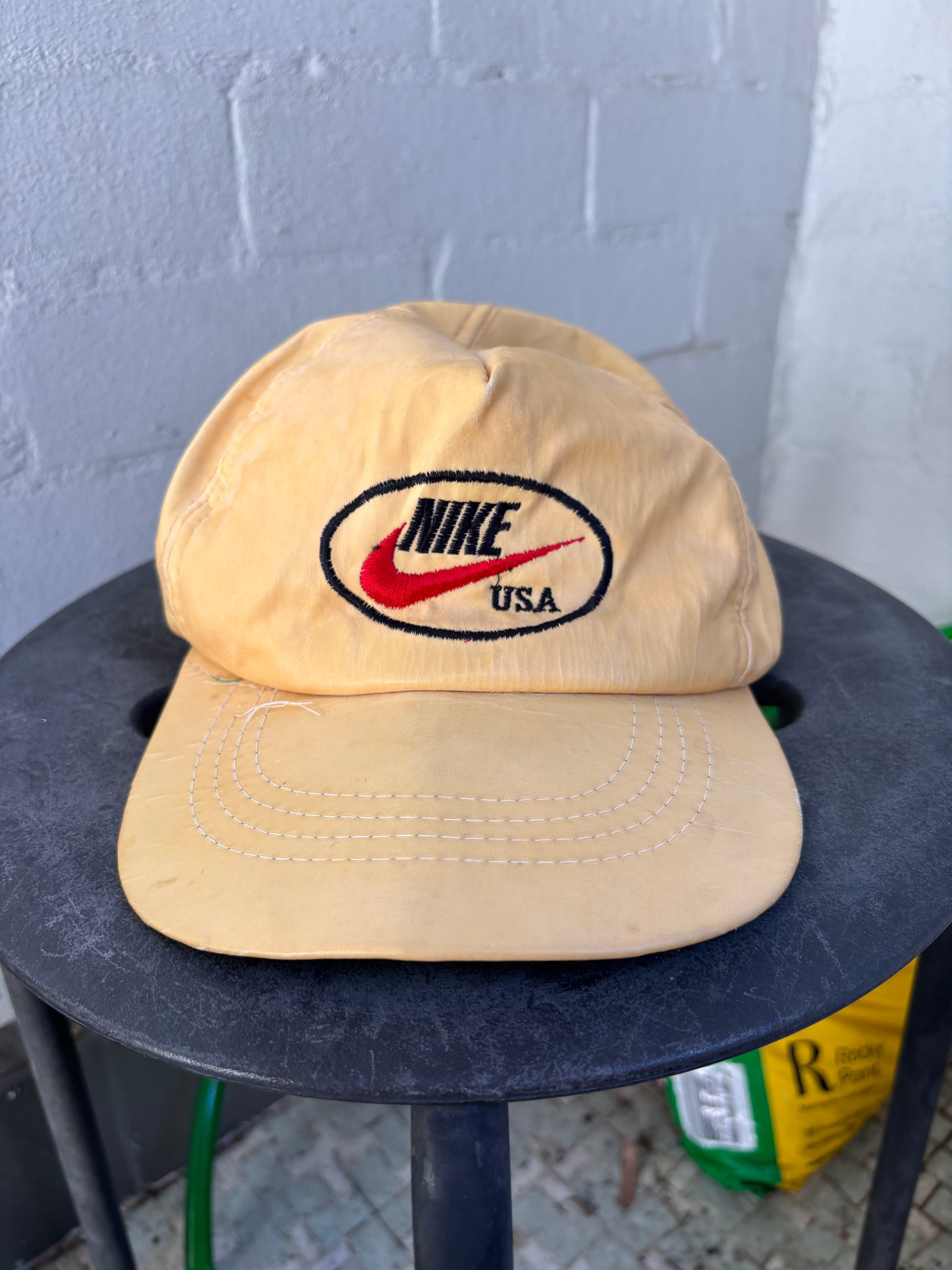 Vintage 90s Nike USA OSFM Yellow Flat Brim 5 Panel Cap
