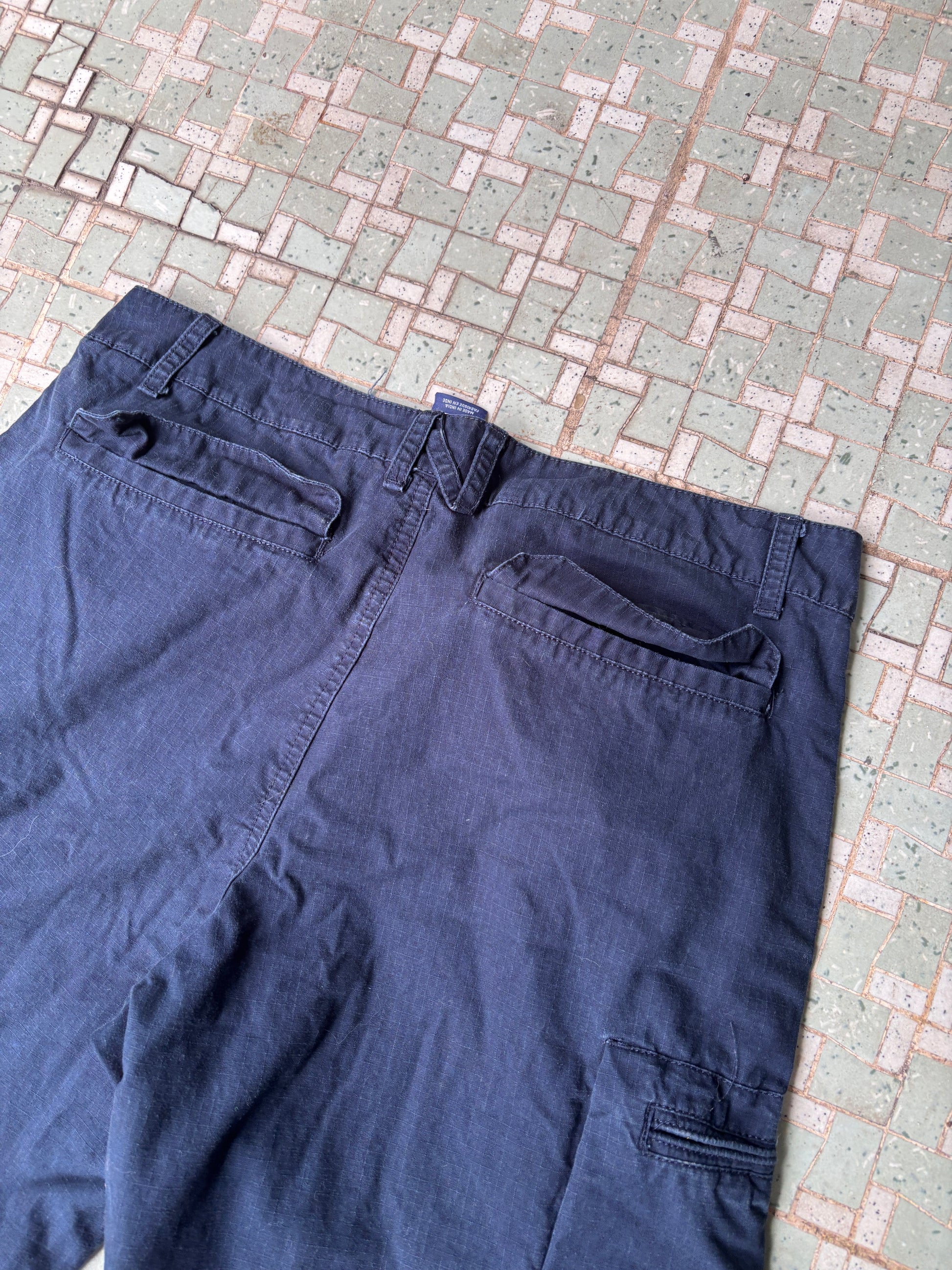 Vintage Y2K Nike Cargo Shorts Size 32 Navy Embroidered Swoosh Faded Cotton