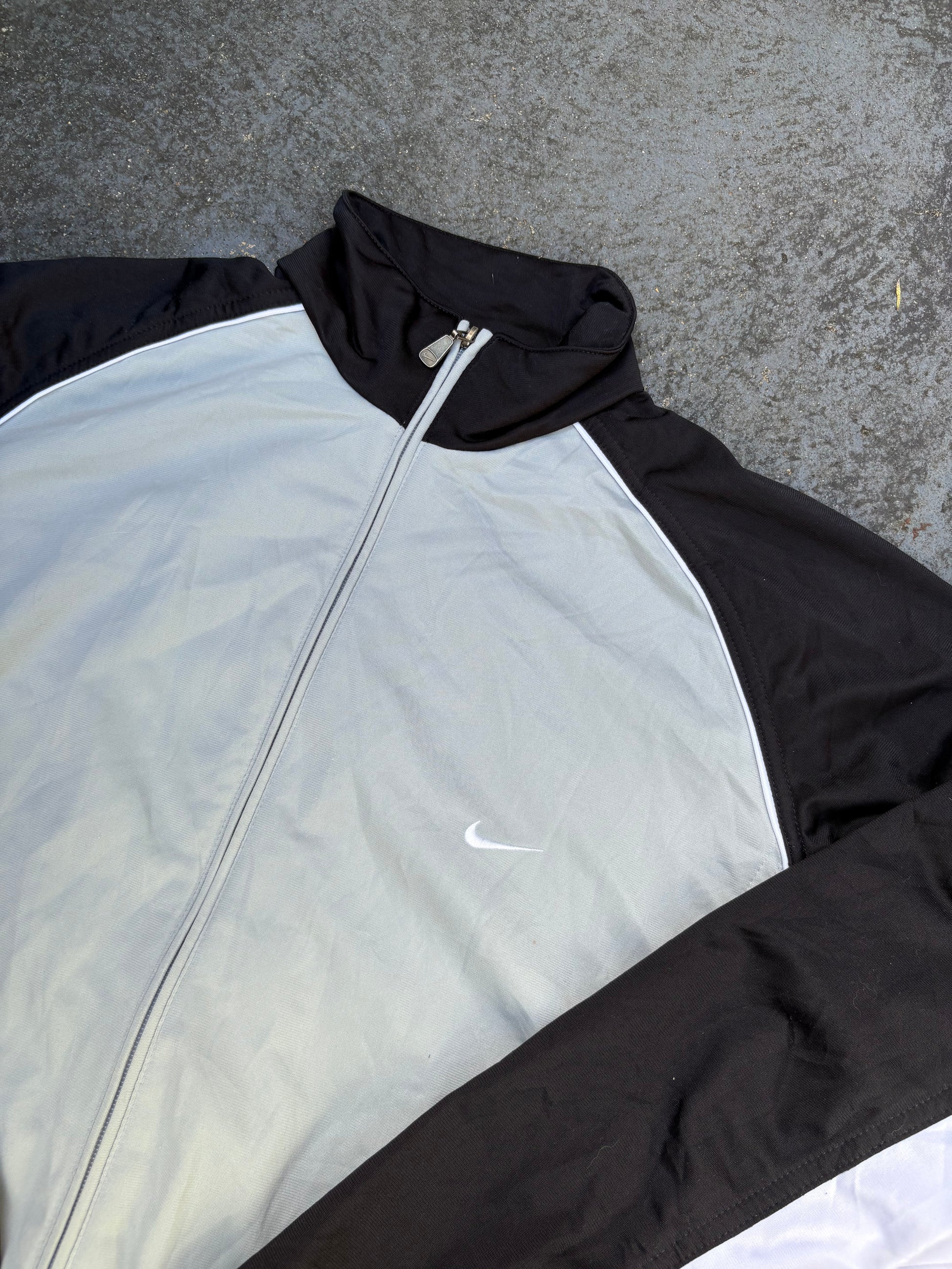 Vintage Y2K Nike Jacket Size L Grey Black White Full Zip Classic Windbreaker