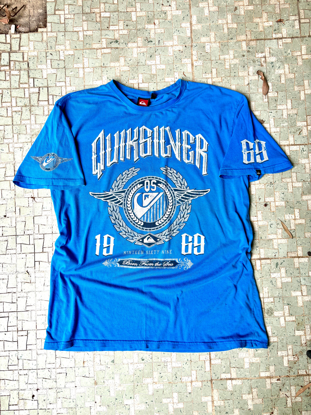 Y2K Quiksilver T-shirt Size XL Blue All Over