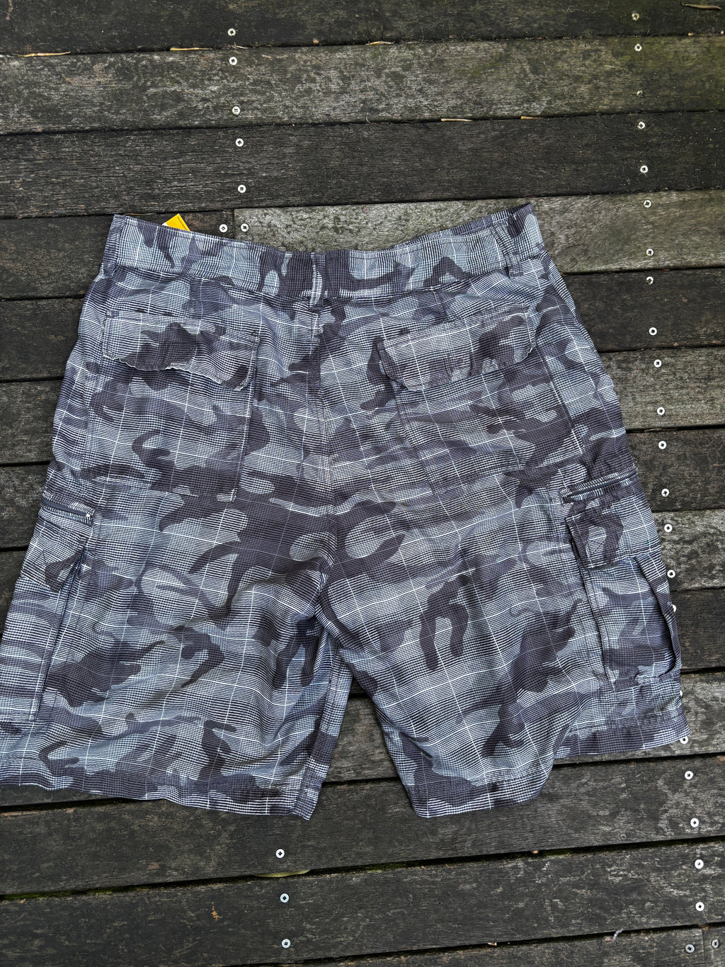 Y2K Foot Locker Cargo Shorts Size 38 Grey Camouflage