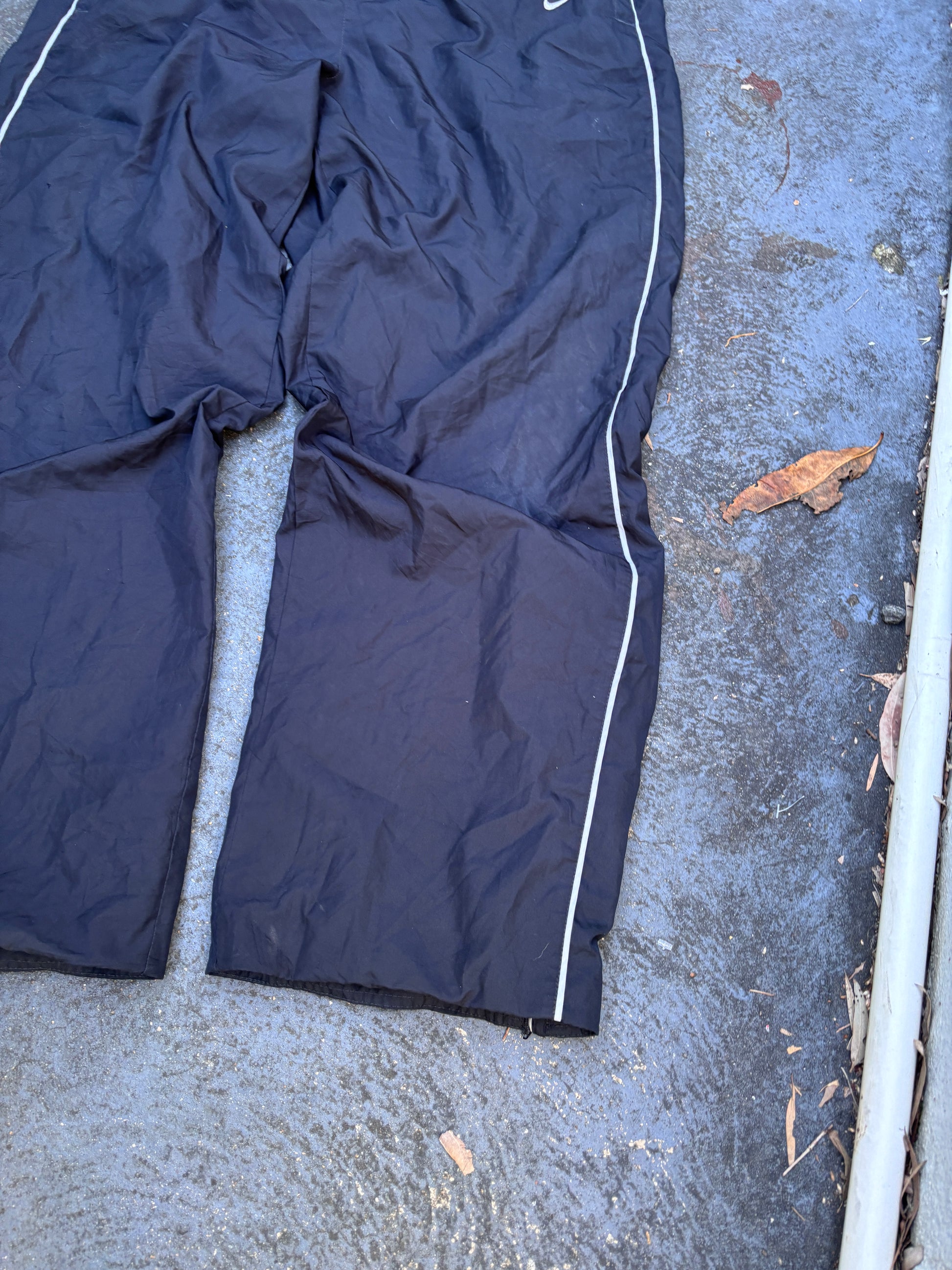Vintage Y2K Nike Track Pants Size XL Black Grey Detail Swoosh Classic Nylon Windbreakers