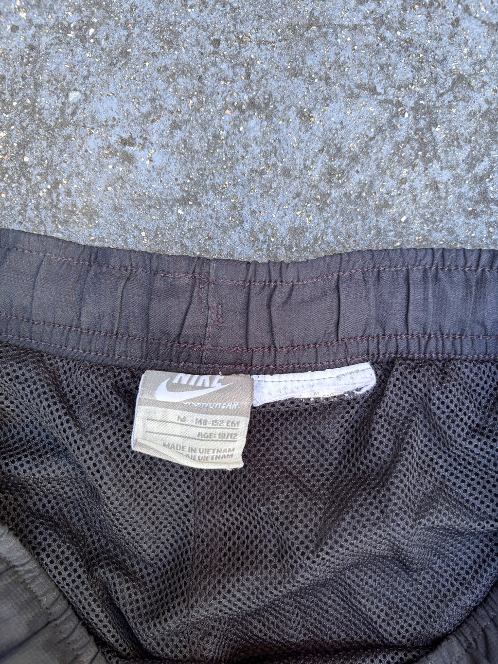 Vintage Y2K Nike Track Pants Sz M Black White Swoosh Classic Nylon Windbreakers