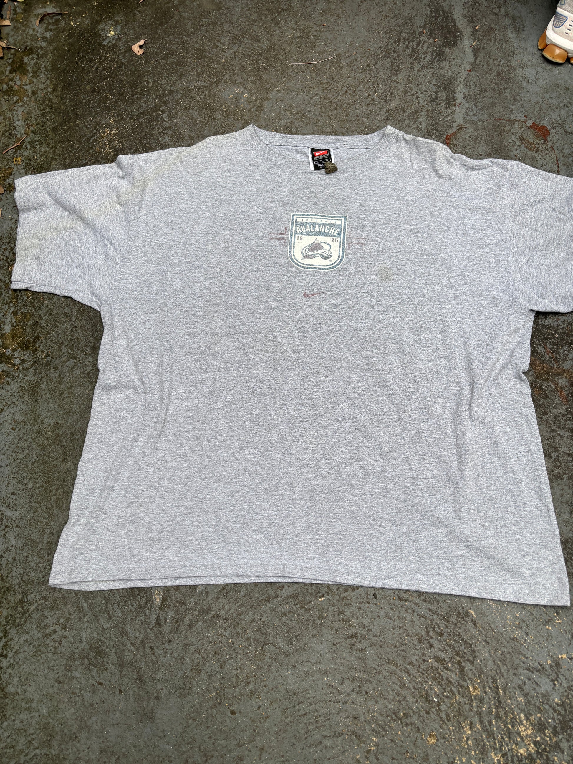 Vintage 90s Nike Colorado Avalanche T-shirt Size XL Grey Logo Boxy NHL Hockey