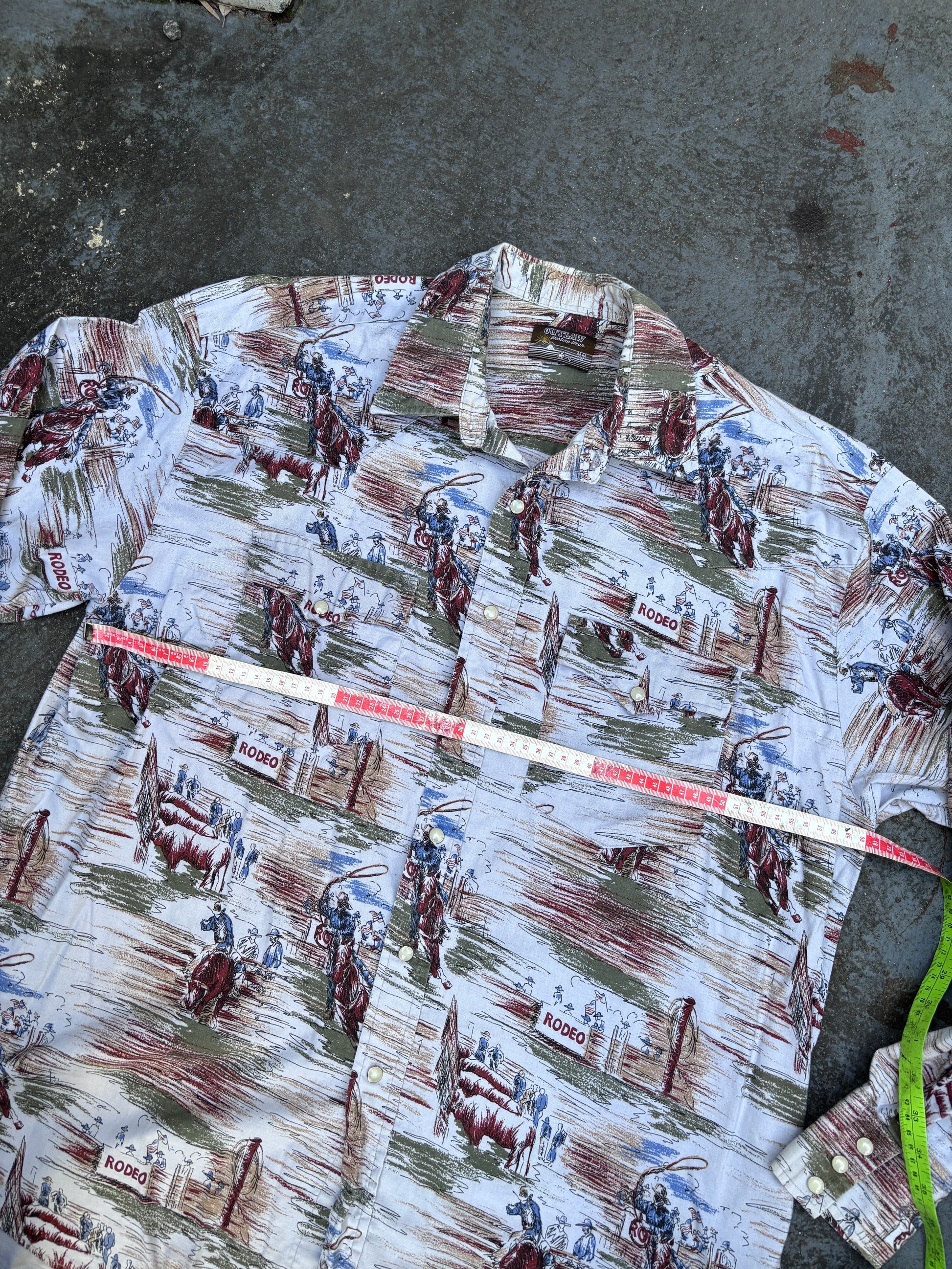 Vintage Outlaw Western Wear Shirt Size XL All Over Rodeo Pattern Pearl Snap Button Up