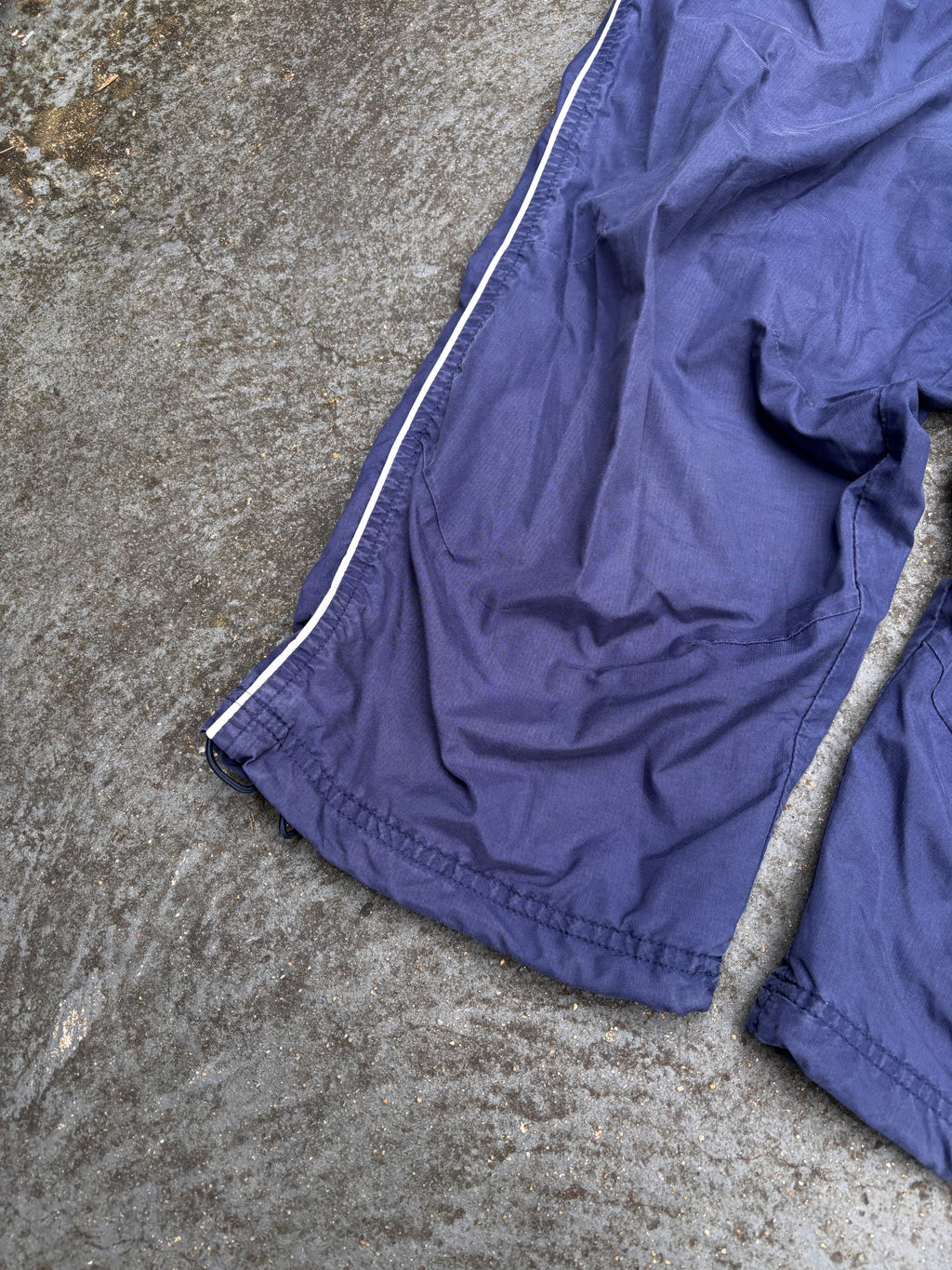 Vintage Y2K Nike 3/4 Track Pants M Navy White Detail Swoosh Classic Windbreakers