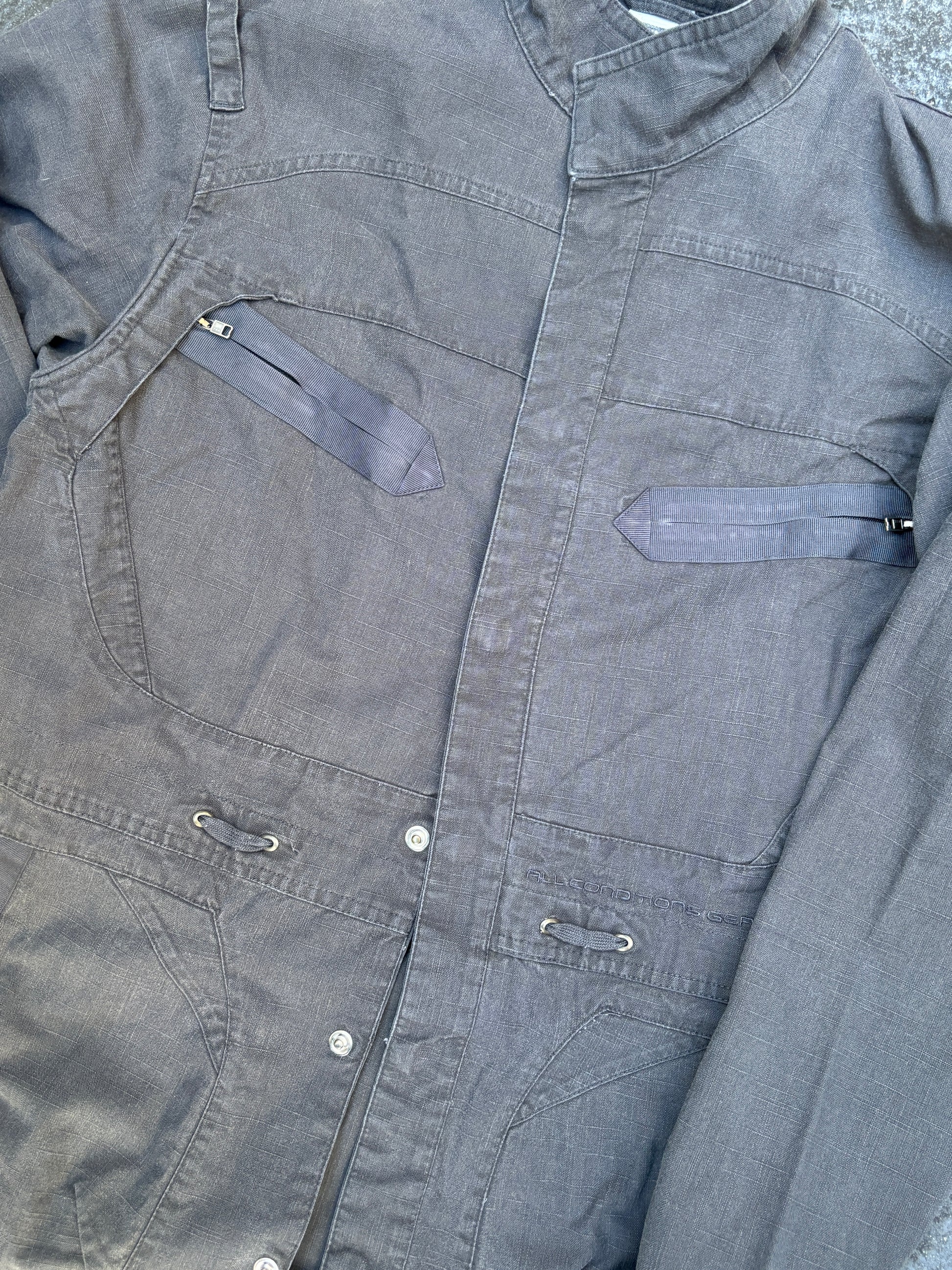 Vintage Y2K Nike ACG Jacket Size M Grey Spell Out Logo Pocket Zip Details