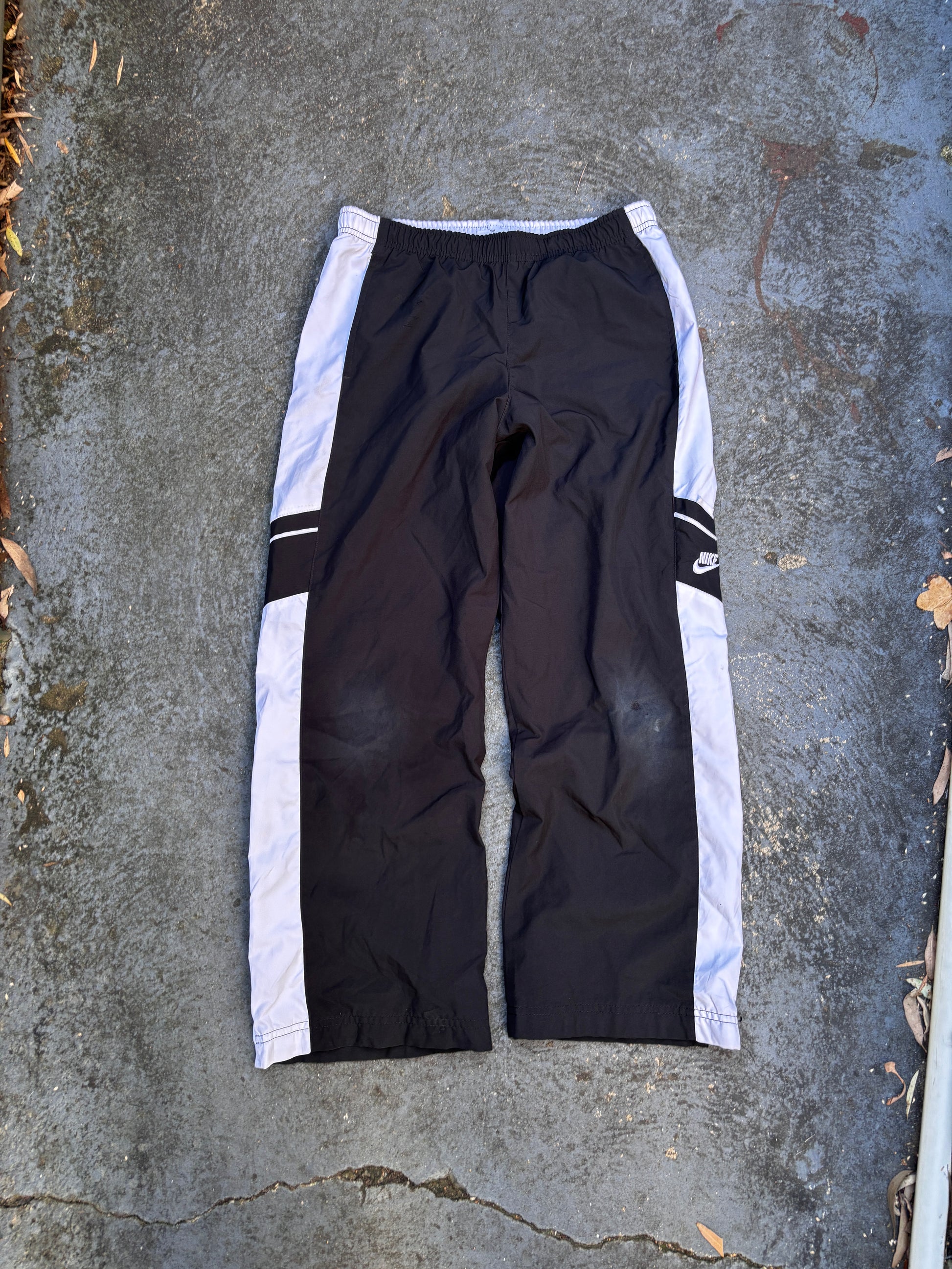 Nike 3/4 Track Pants Size S Black White Detail Classic Nylon Windbreakers