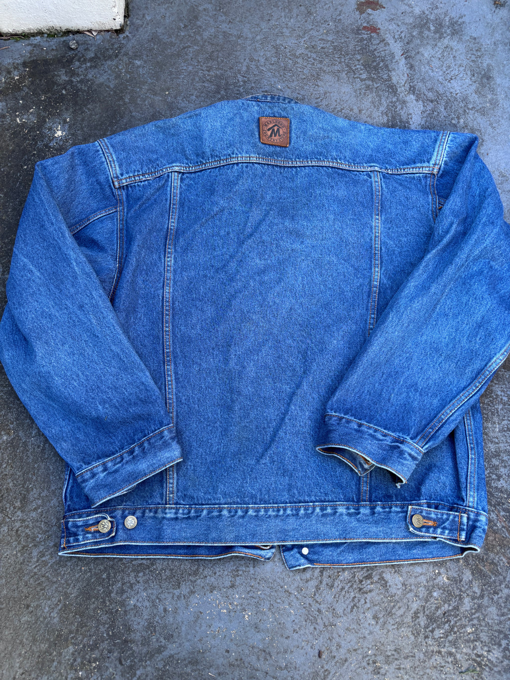 Vintage 90s Marlboro Denim Jacket XL Blue Mid Wash Front Pockets Leather Collar