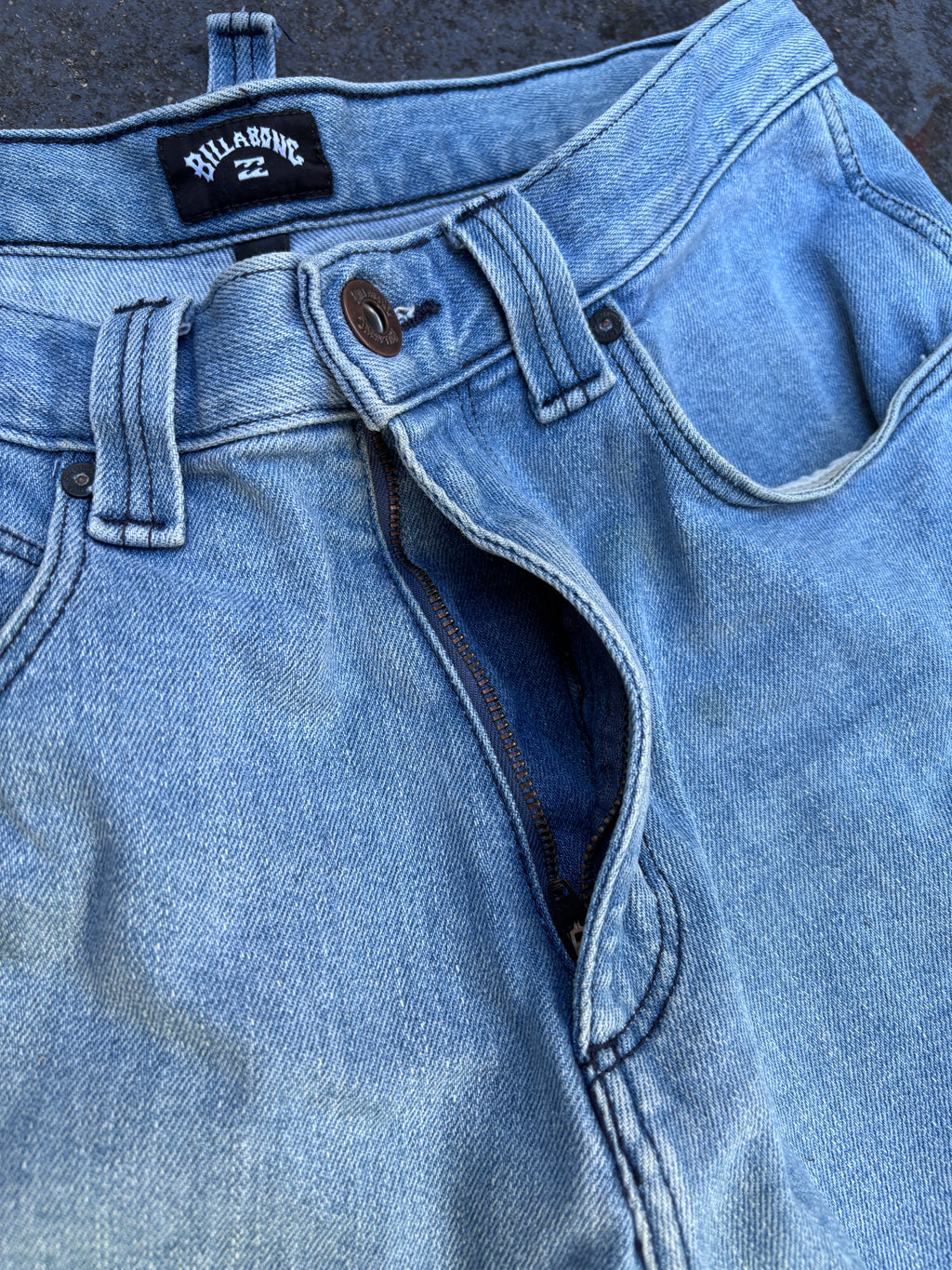 90s Style Billabong Carpenter Shorts Men’s 30 Blue Denim Embroidered Logo