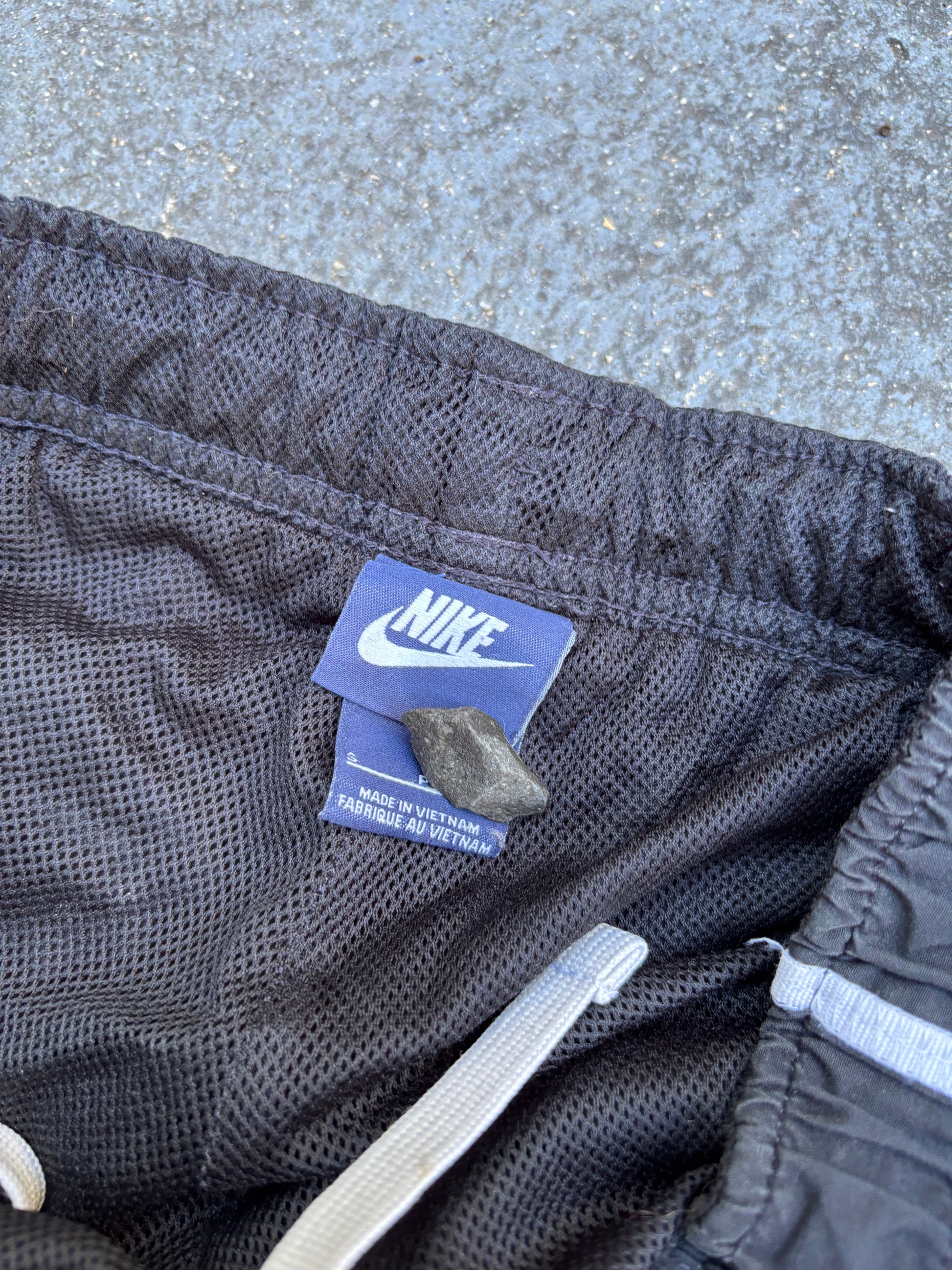 Classic Nike Track Pants Size S Black White Spell Out Detail Nylon Style Windbreakers