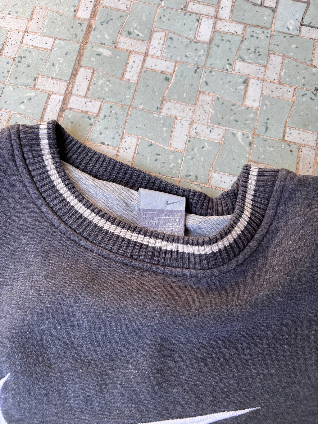 Y2K Nike Jumper Size S Grey Vintage Large Swoosh Embroidered