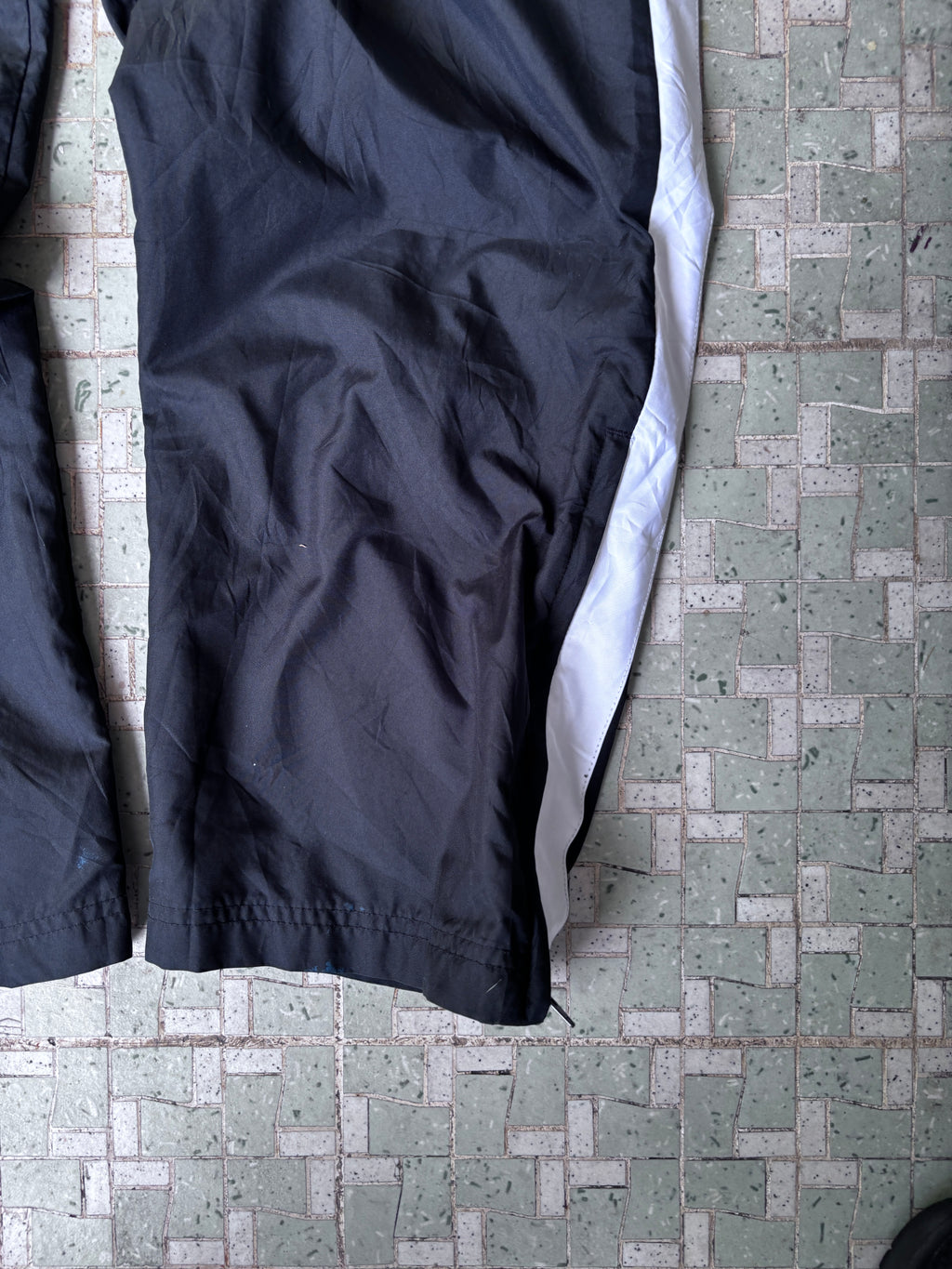 Classic Nike Windbreaker Track Pants Size M Black White