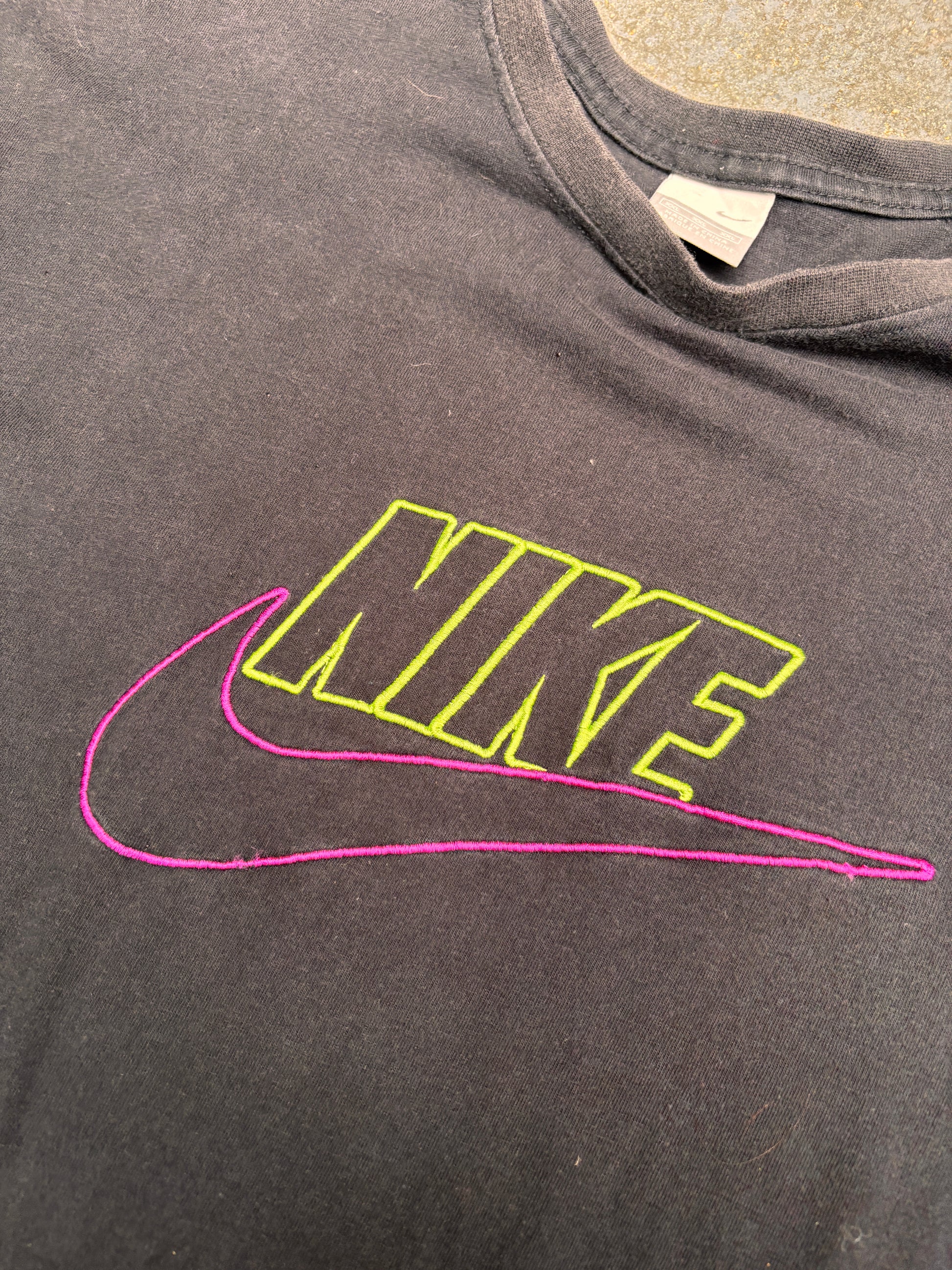 Vintage Y2K Nike T-shirt Size XL Black Embroidered Spell Out Logo Crew Neck