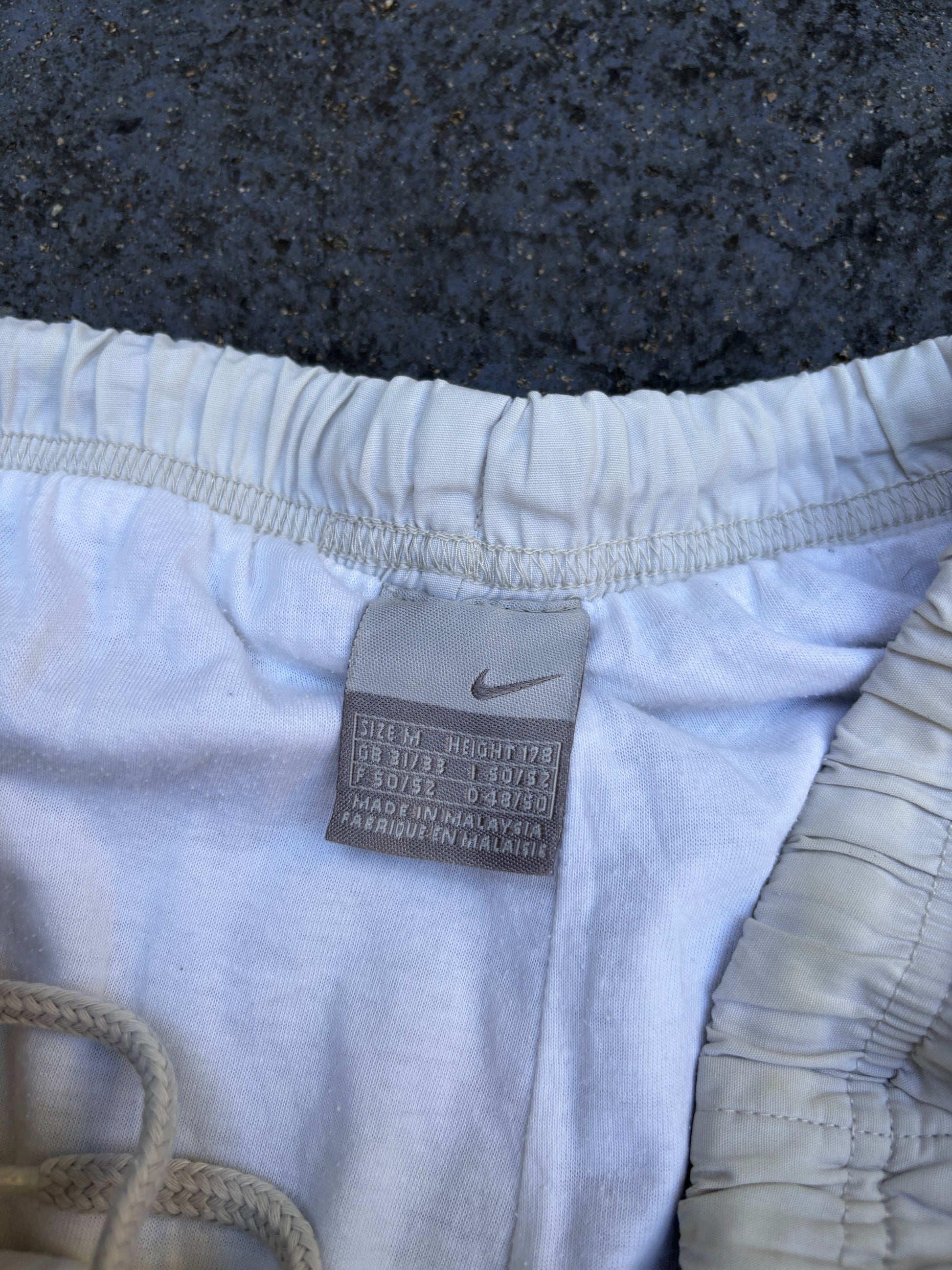 Vintage Y2K Nike Cargo Track Pants M Cream Grey Logo Classic Windbreakers