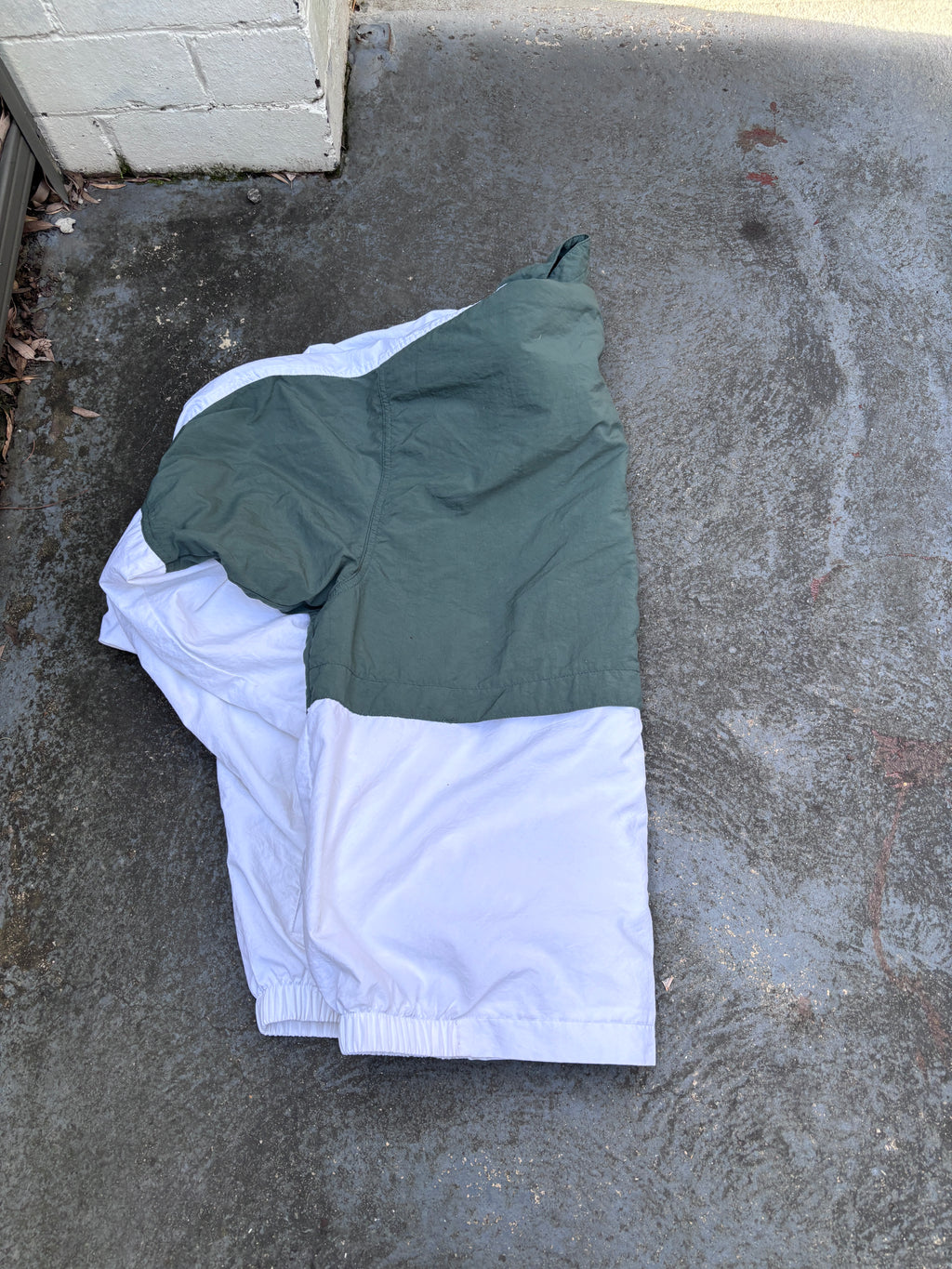 Vintage 90s Nike Court Jacket Men’s XL White Green Logo Swoosh Classic Windbreaker