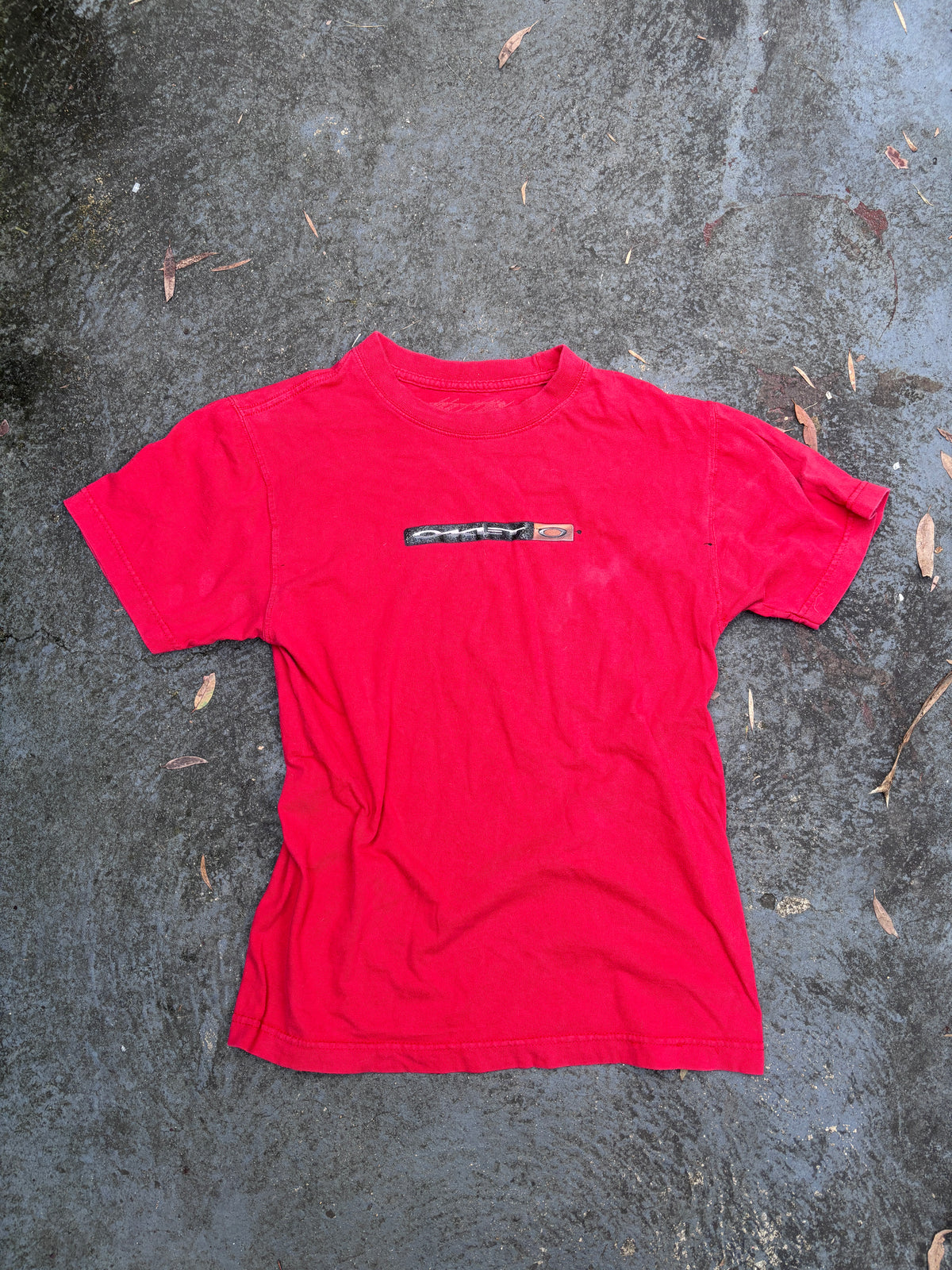 Vintage Y2K Oakley T-shirt Size S Red Spell Out Classic Logo Crew Neck