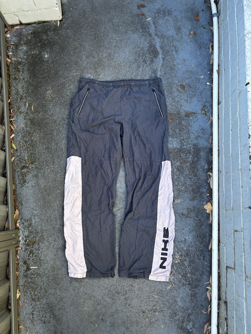 Vintage Y2K Nike Track Pants Size M Grey Beige Detail Spell Out Logo Windbreaker