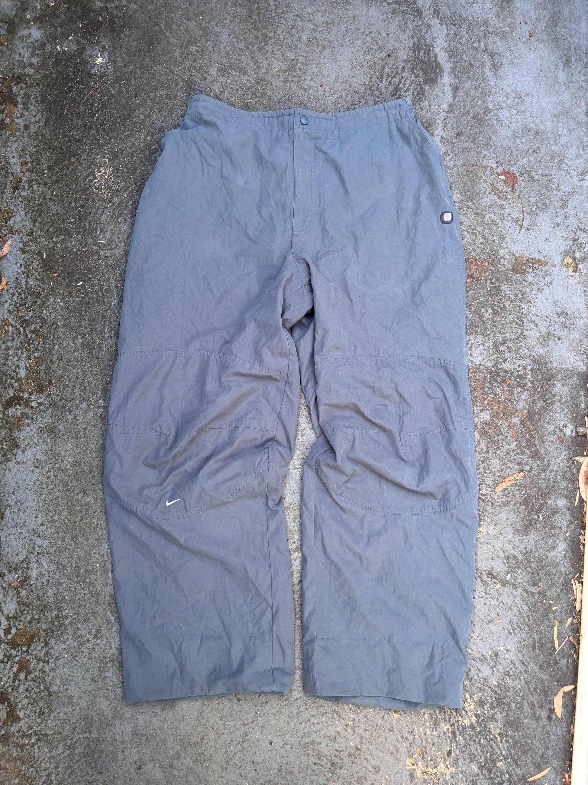 Vintage Y2K Nike Pants Size L Grey Double Knee Embroidered Swoosh Gorpcore Track Pants