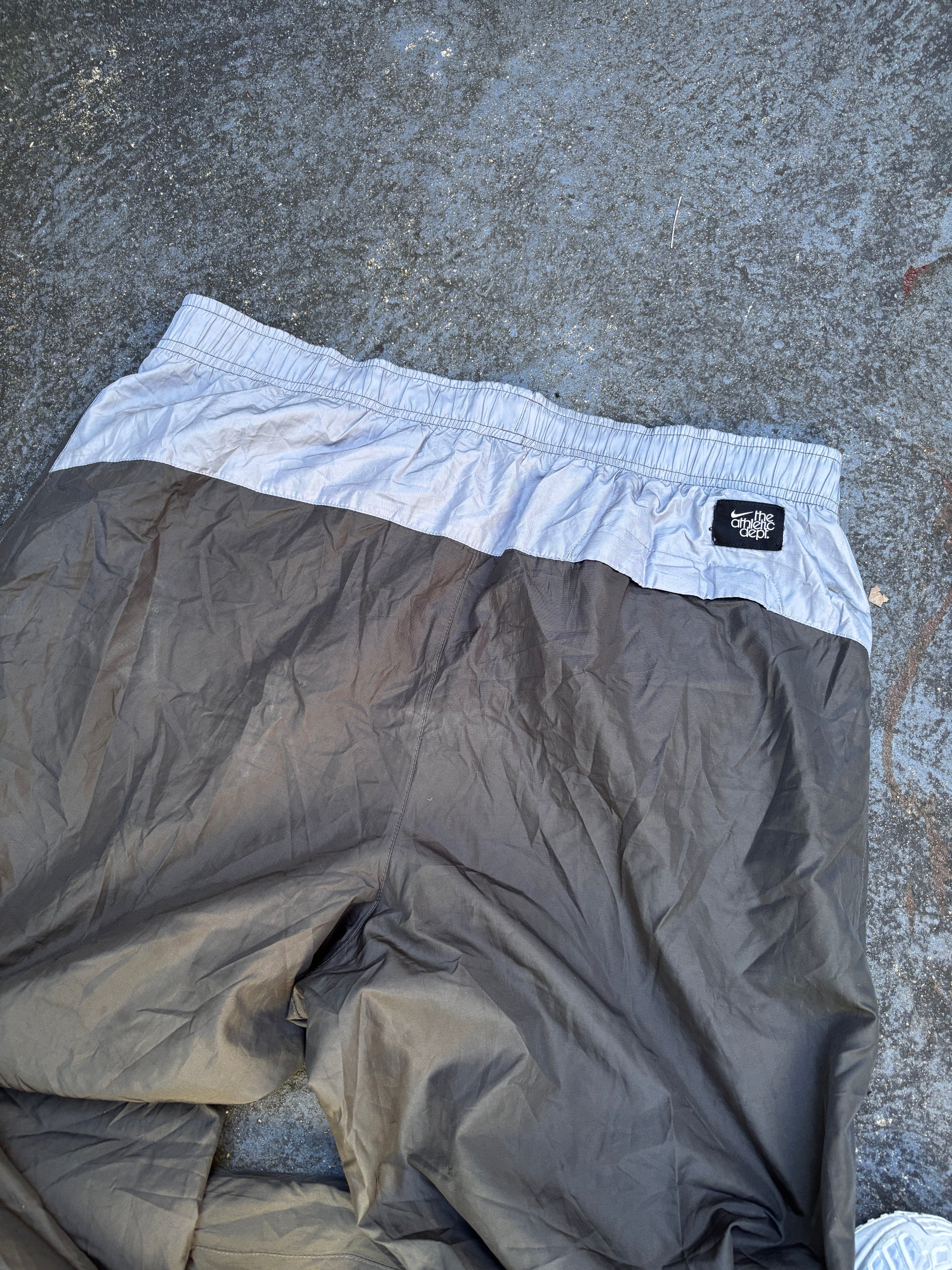 Vintage Y2K Nike Track Pants Men’s XL Grey Two Tone White Swoosh Windbreakers