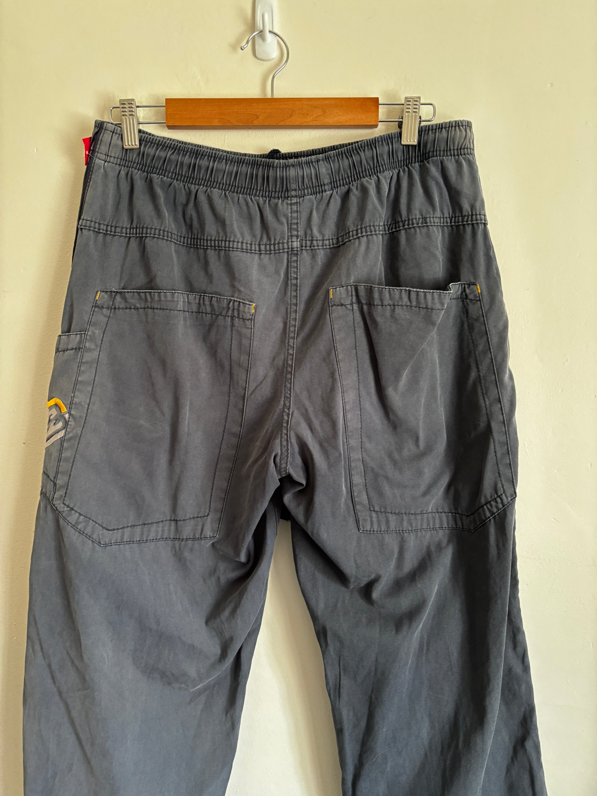 Y2K Billabong Pants Size 32