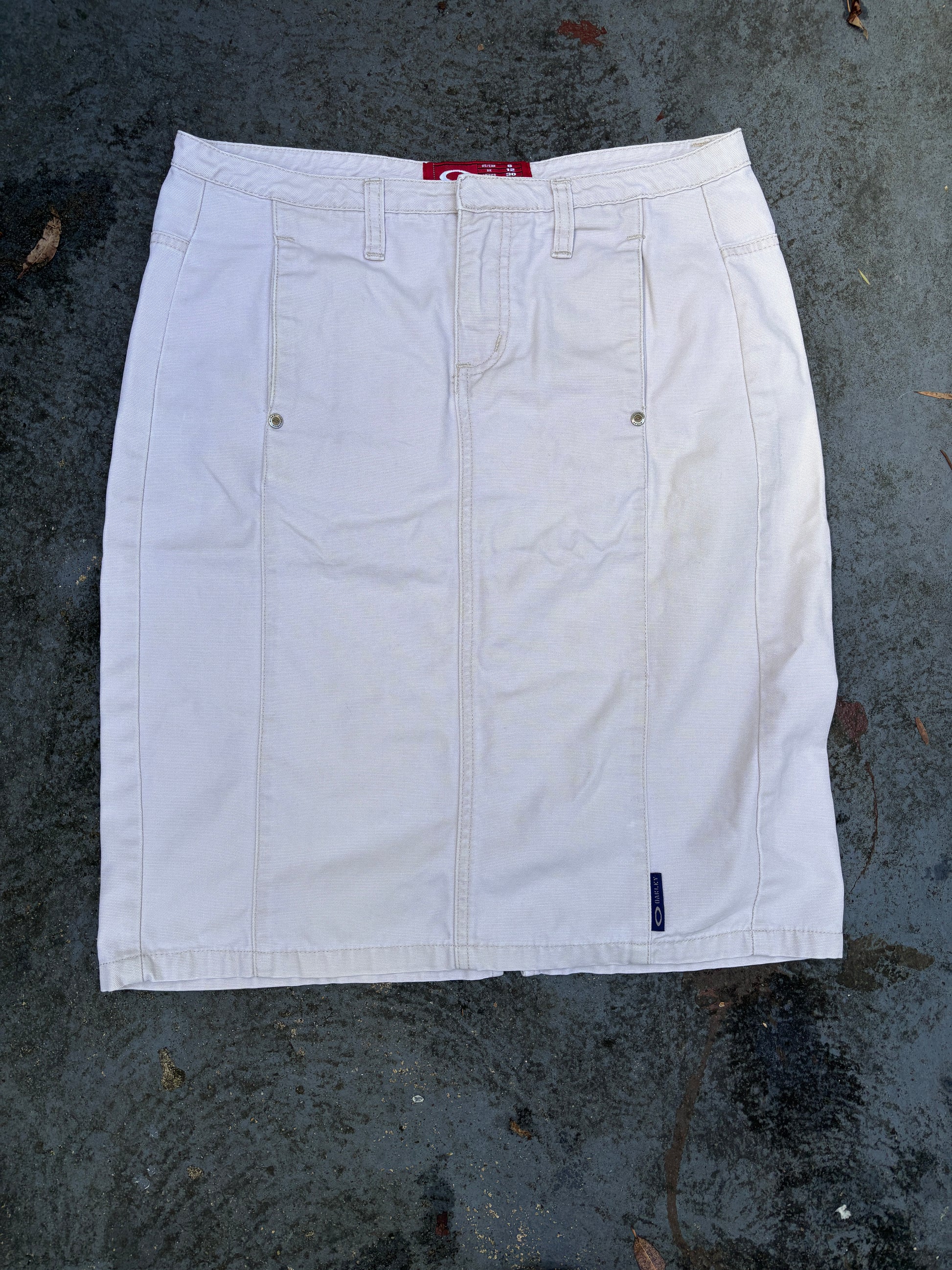 Vintage 90s Oakley Skirt Size L UK 12 Denim Pleated Red Tag Pockets Embroidered