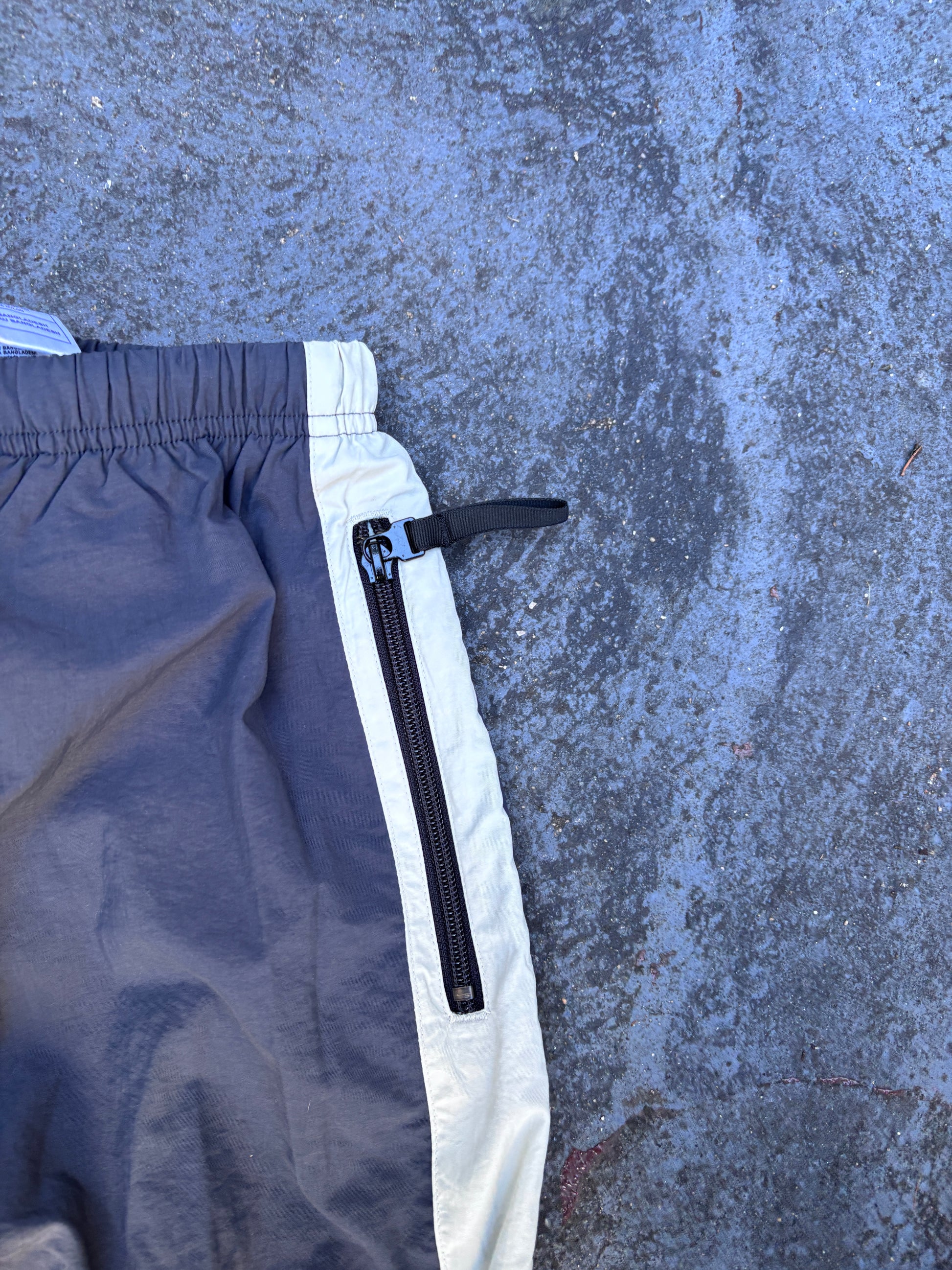 Vintage Y2K Nike Track Pants Women’s S Grey Cream Detail Nylon Wide Leg Windbreakers