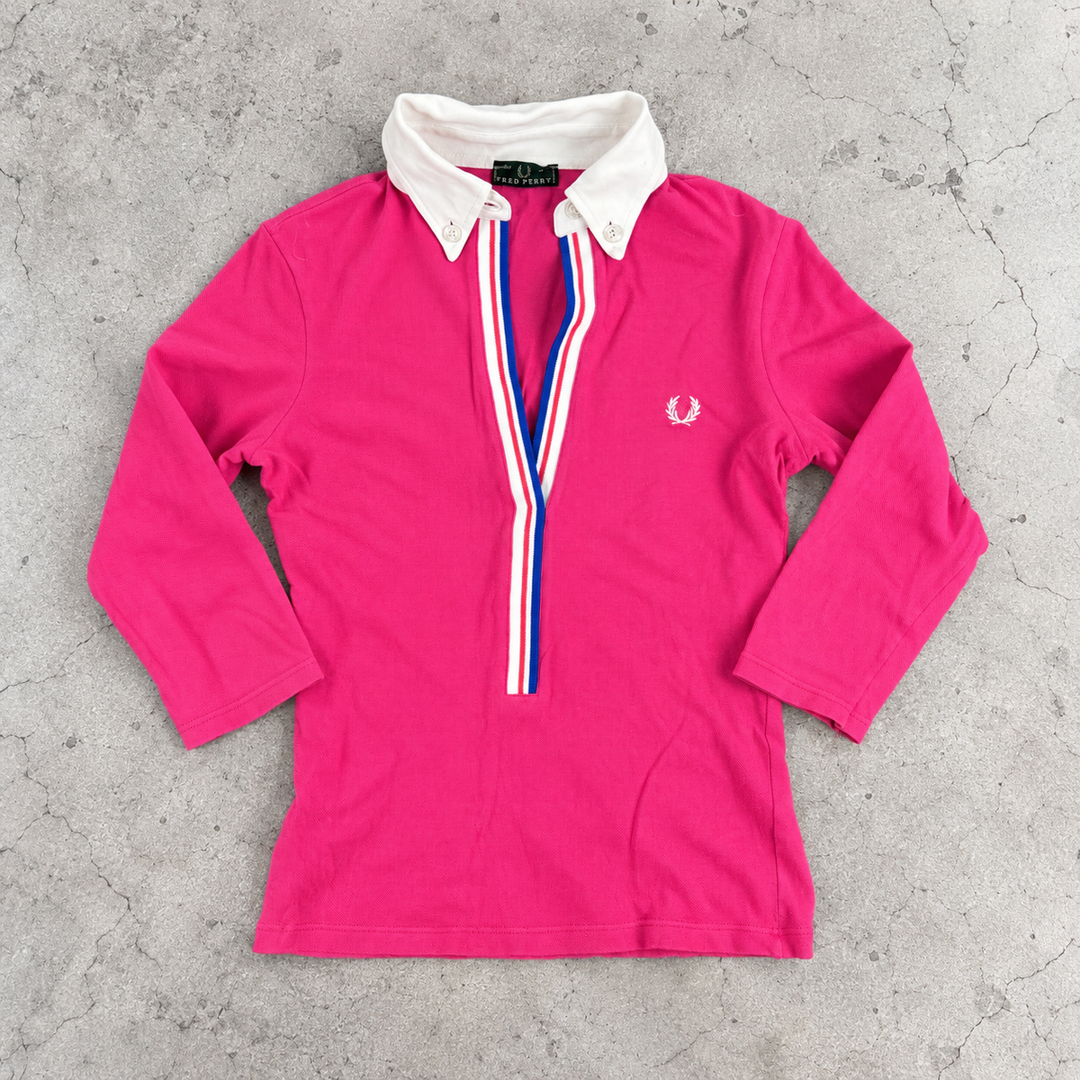 Fred Perry V-neck Polo Shirt 3/4 Sleeve Women's XS Pink y2k Style Tennis Core