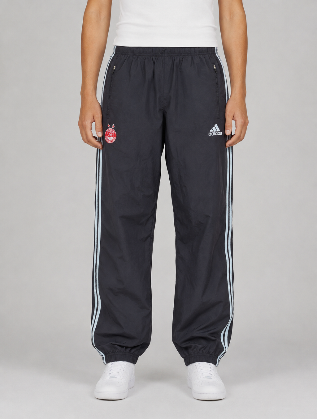 Adidas Aberdeen FC Track Pants Size M Black Straight Leg 3-Stripes Cuffed Ankle