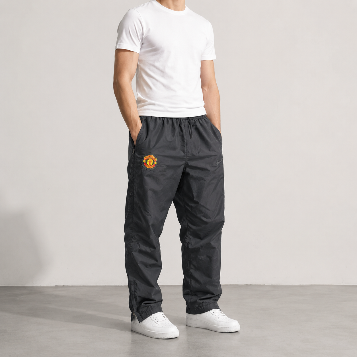 Vintage Y2K Nike Football Track Pants XL Black Manchester United Mesh Panels Ankle Zips