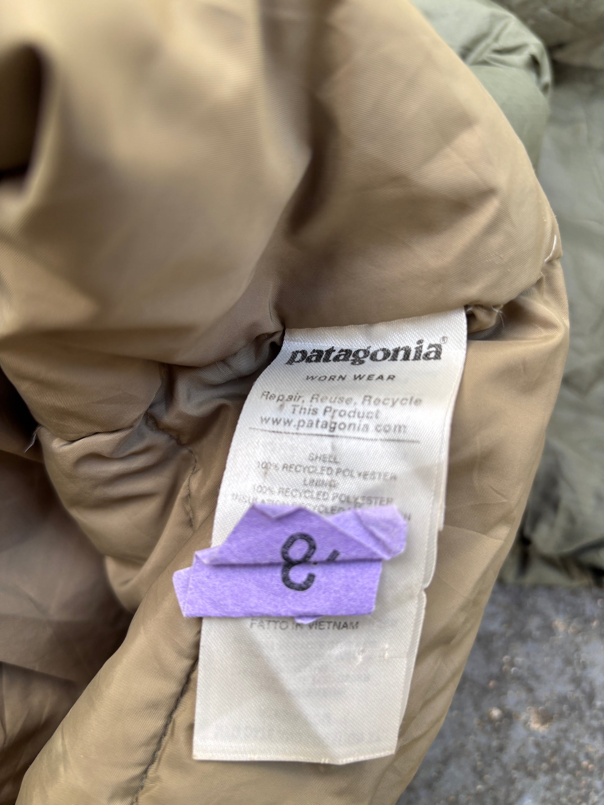 Patagonia Lightweight Puffer Down Jacket Size S Olive Green Chest Logo Full Zip