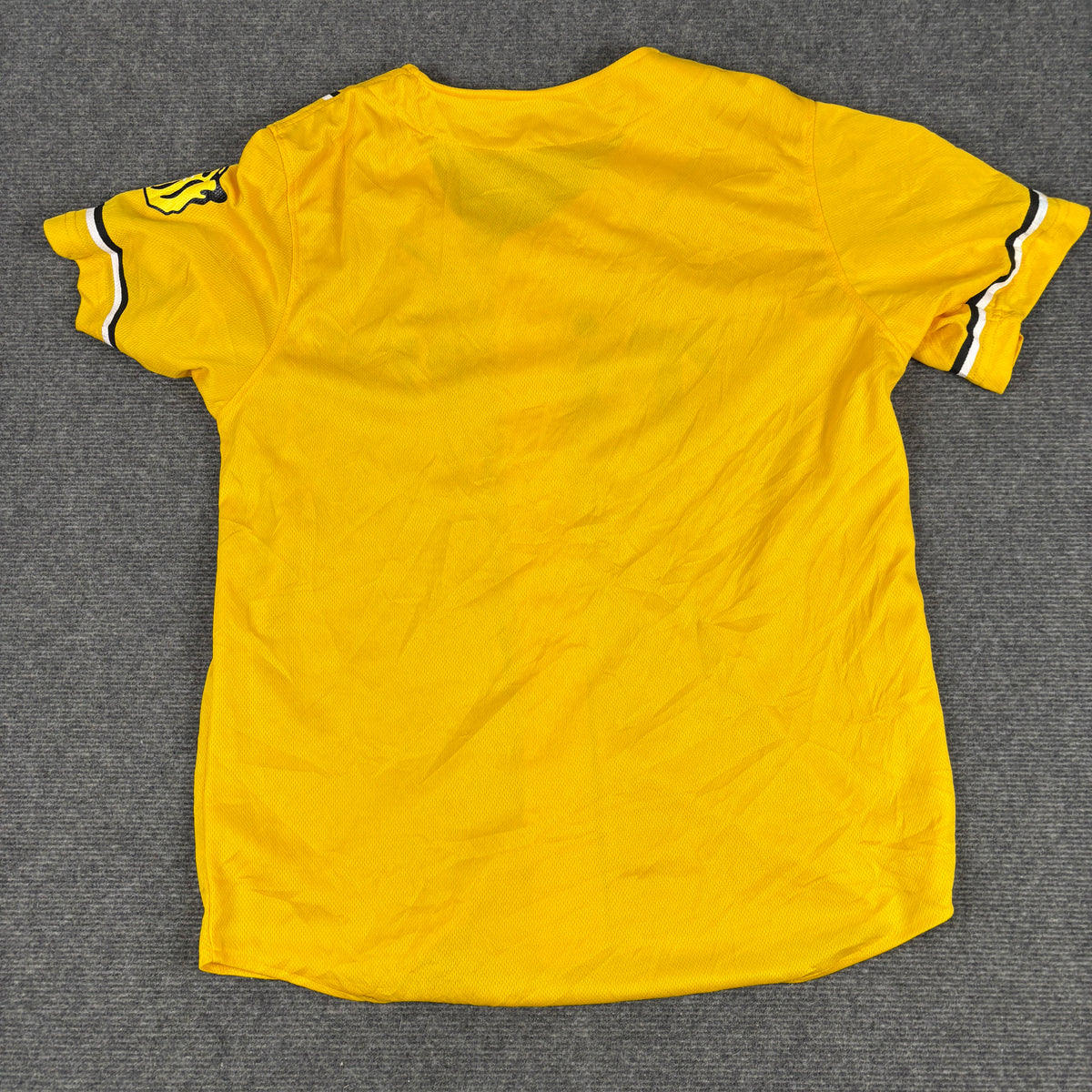 Osaka Tigers Japanese Baseball Jersey Men’s Medium in Yellow Activewear