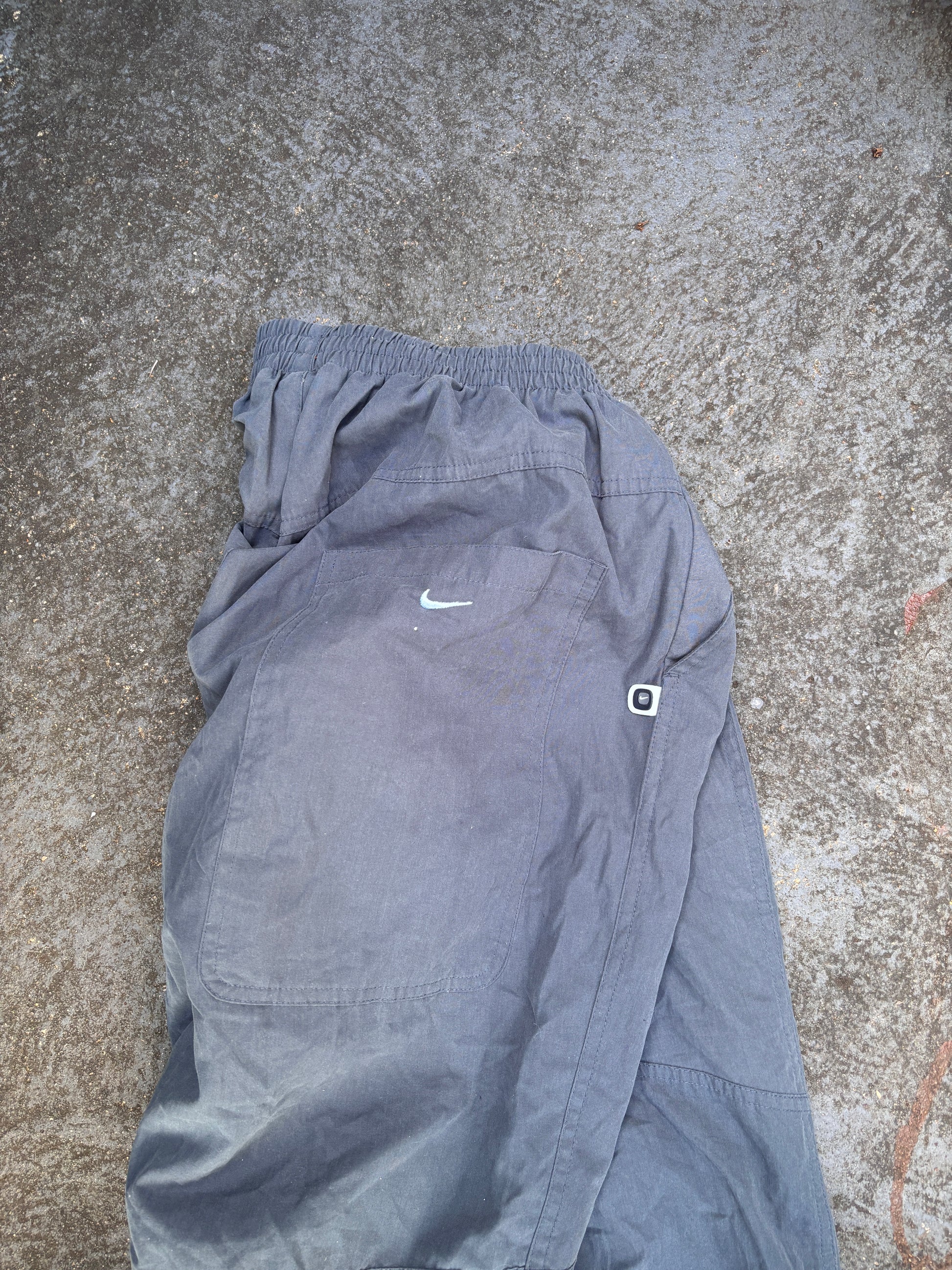 Vintage Y2K Nike Pants Size L Grey Double Knee Embroidered Swoosh Gorpcore Track Pants