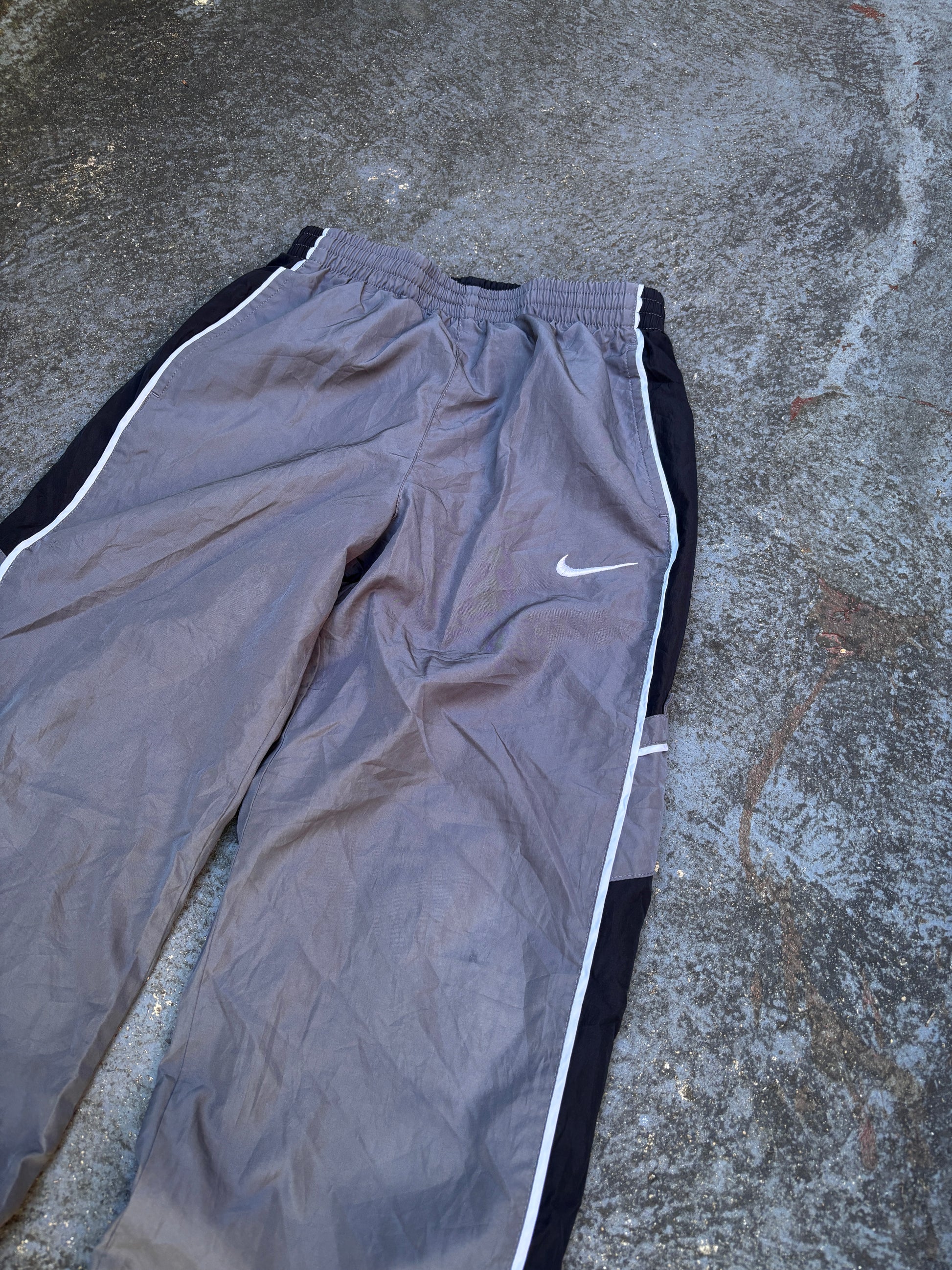 Vintage Y2K Nike 3/4 Track Pants Size S Grey Black White Detail Wide Leg